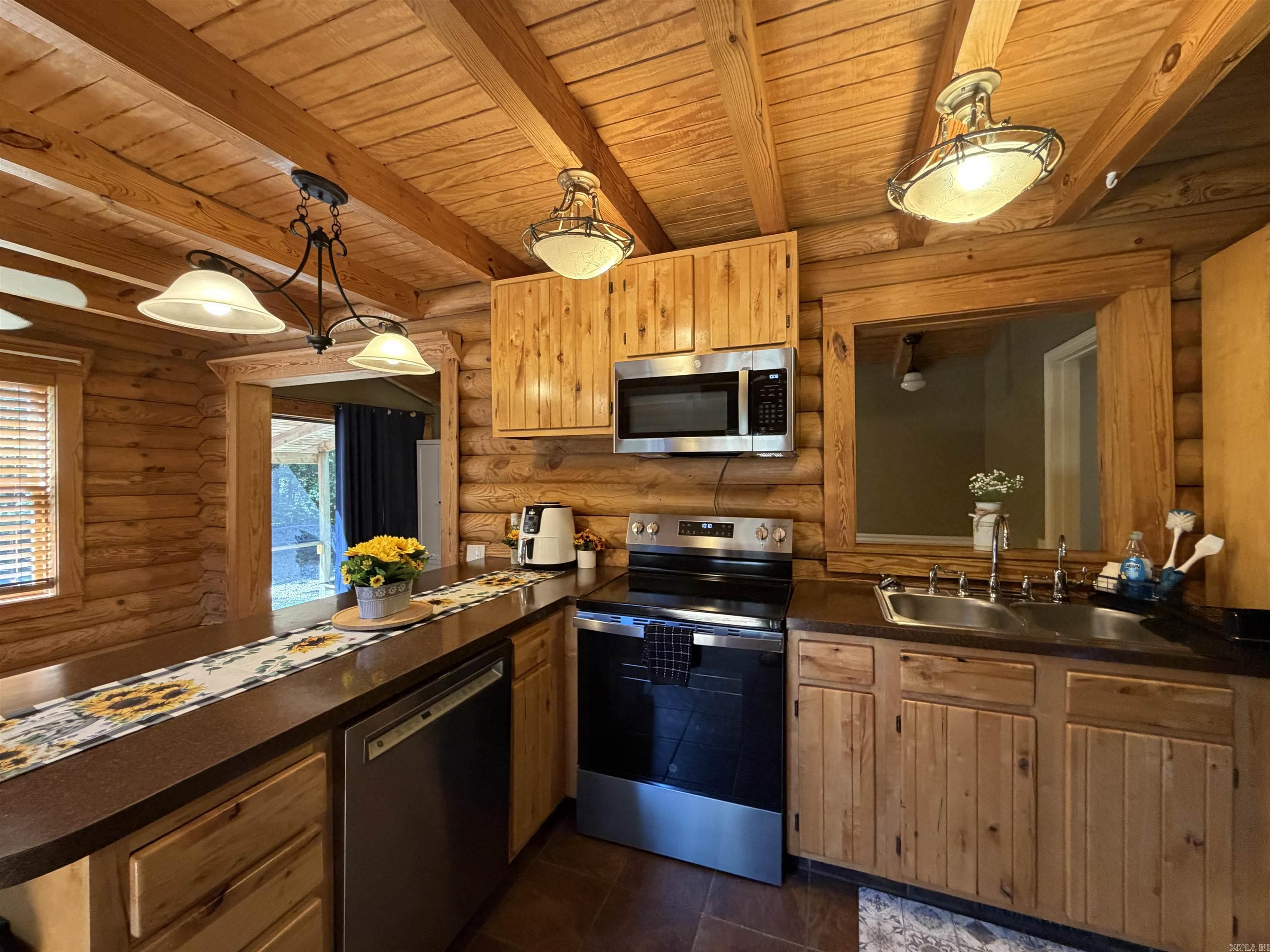 71 Gilbreath Road  Ash Flat, AR