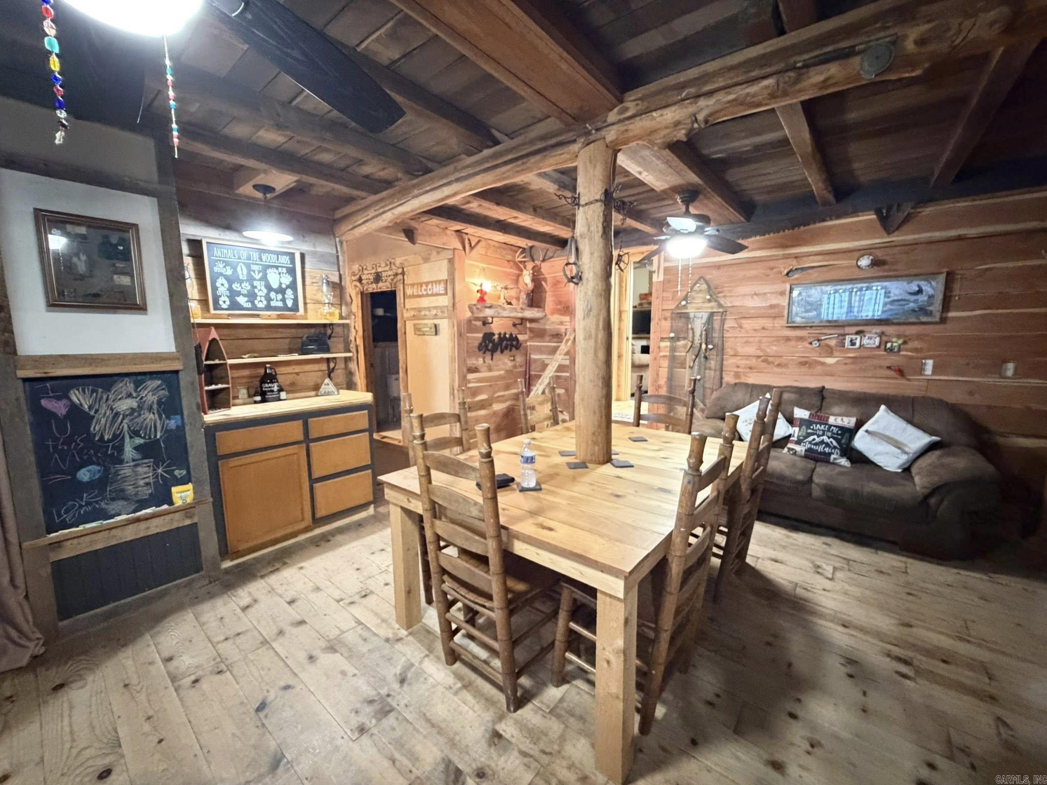 6356 Sunny Fox Rd.  Mountain View, AR
