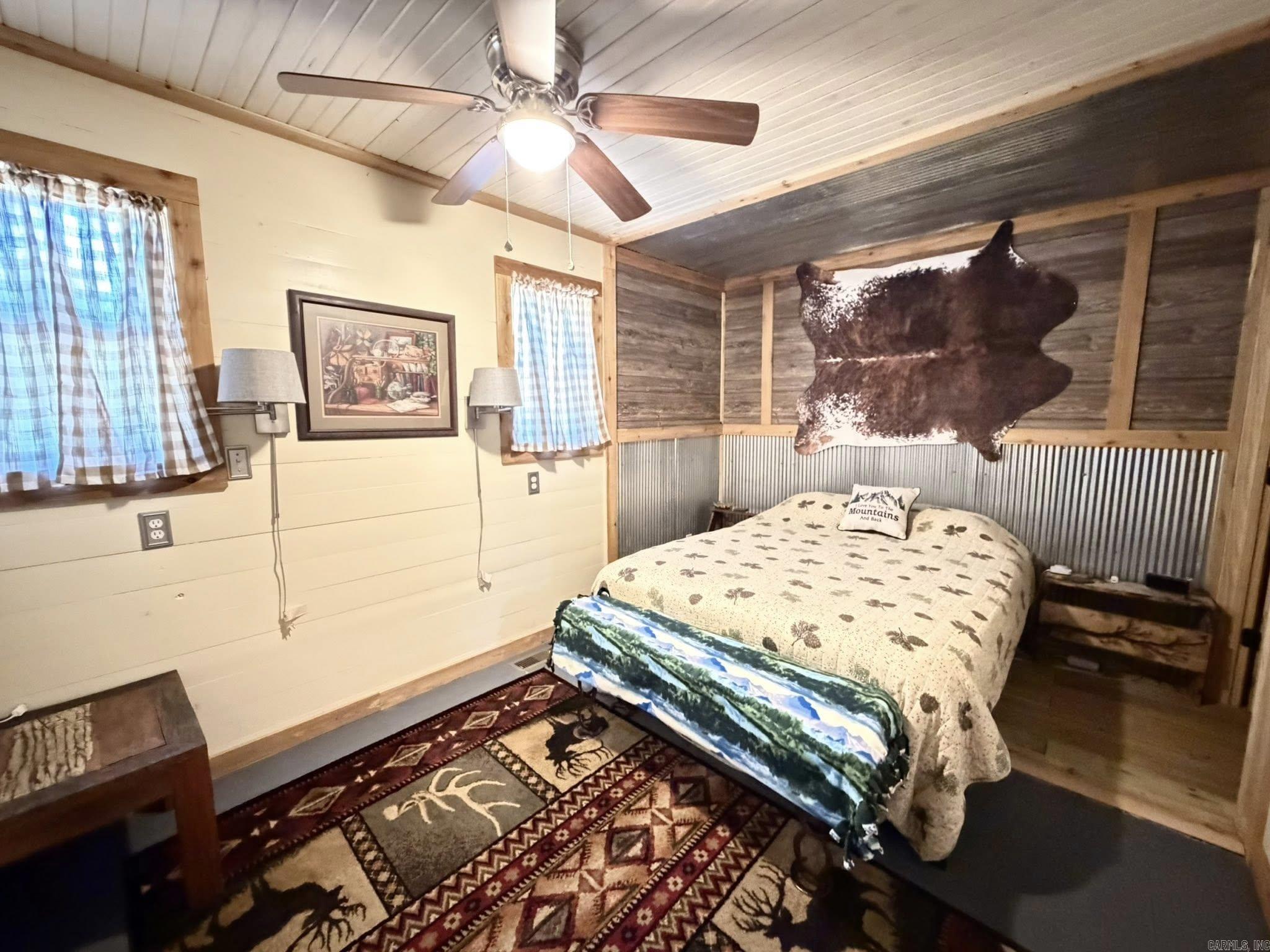 6356 Sunny Fox Rd.  Mountain View, AR