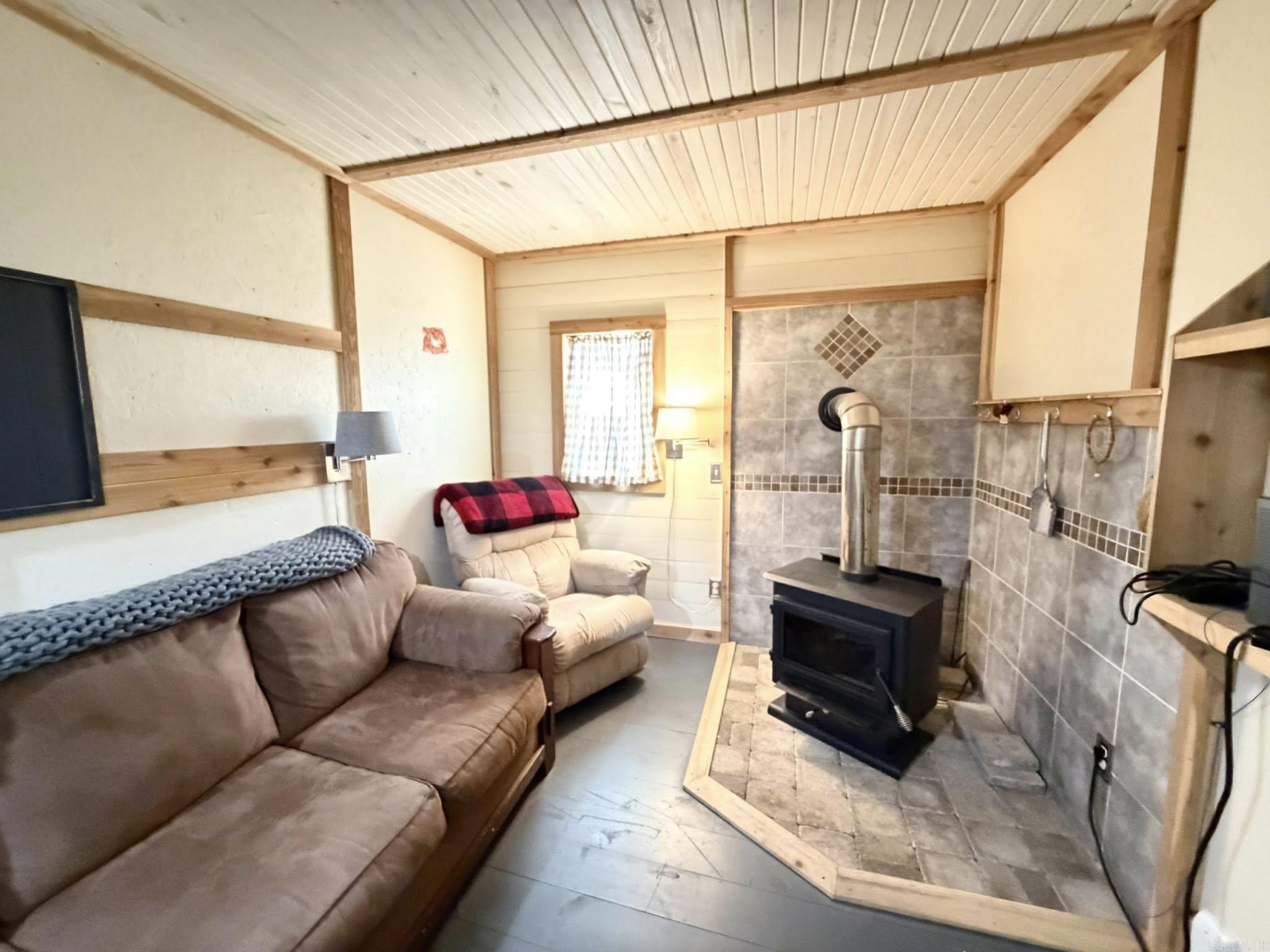 6356 Sunny Fox Rd.  Mountain View, AR
