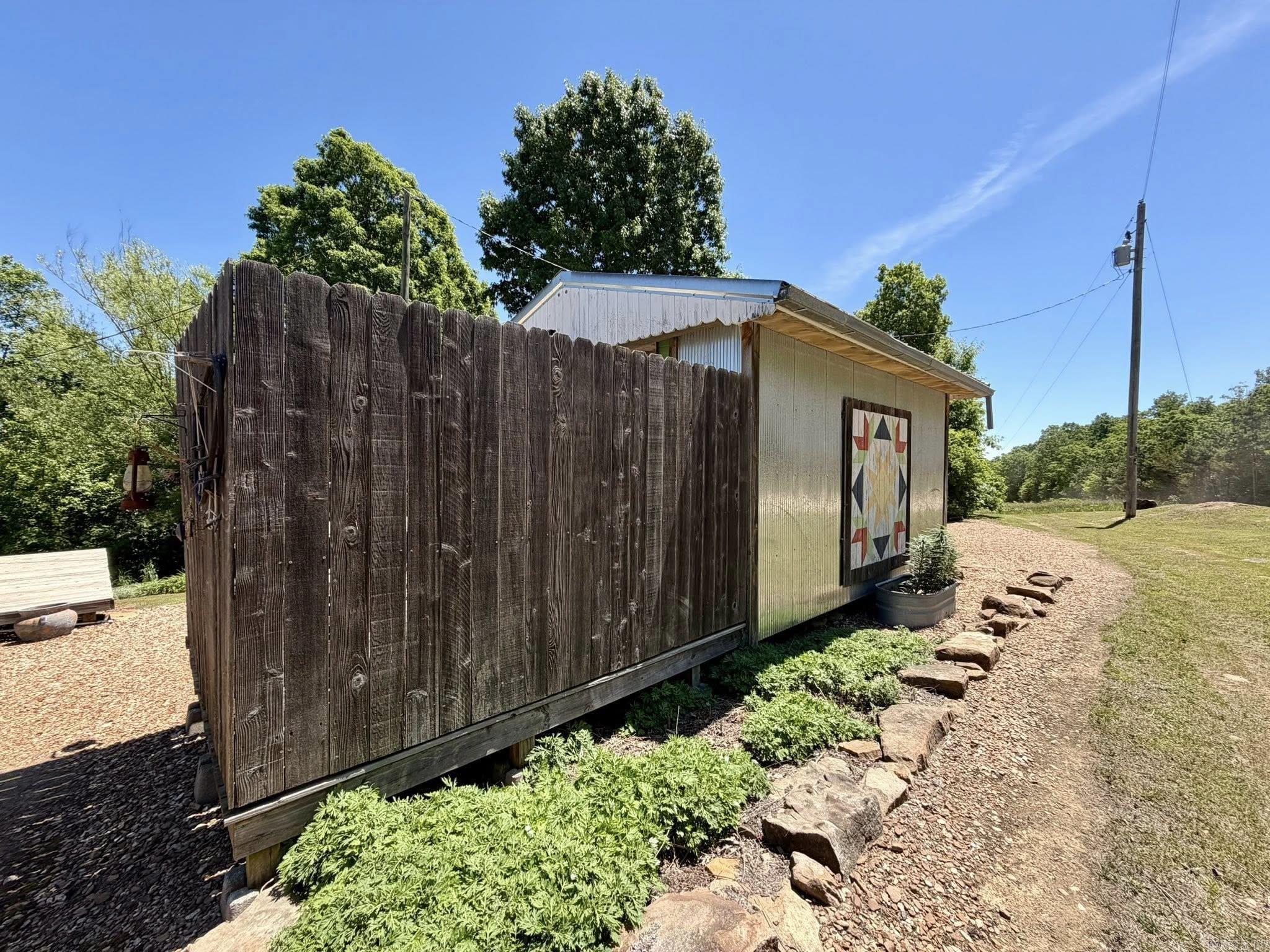 6356 Sunny Fox Rd.  Mountain View, AR
