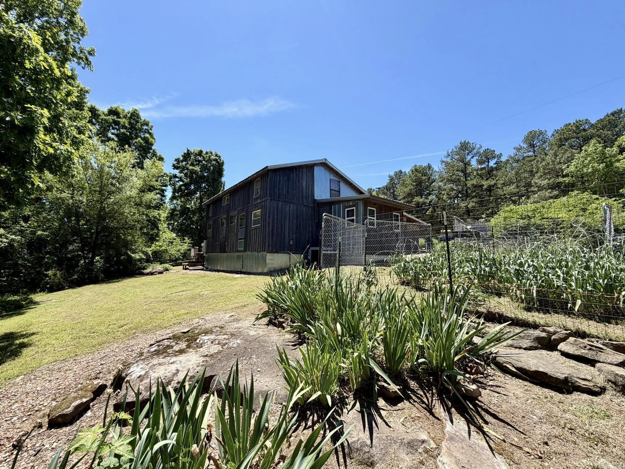 6356 Sunny Fox Rd.  Mountain View, AR