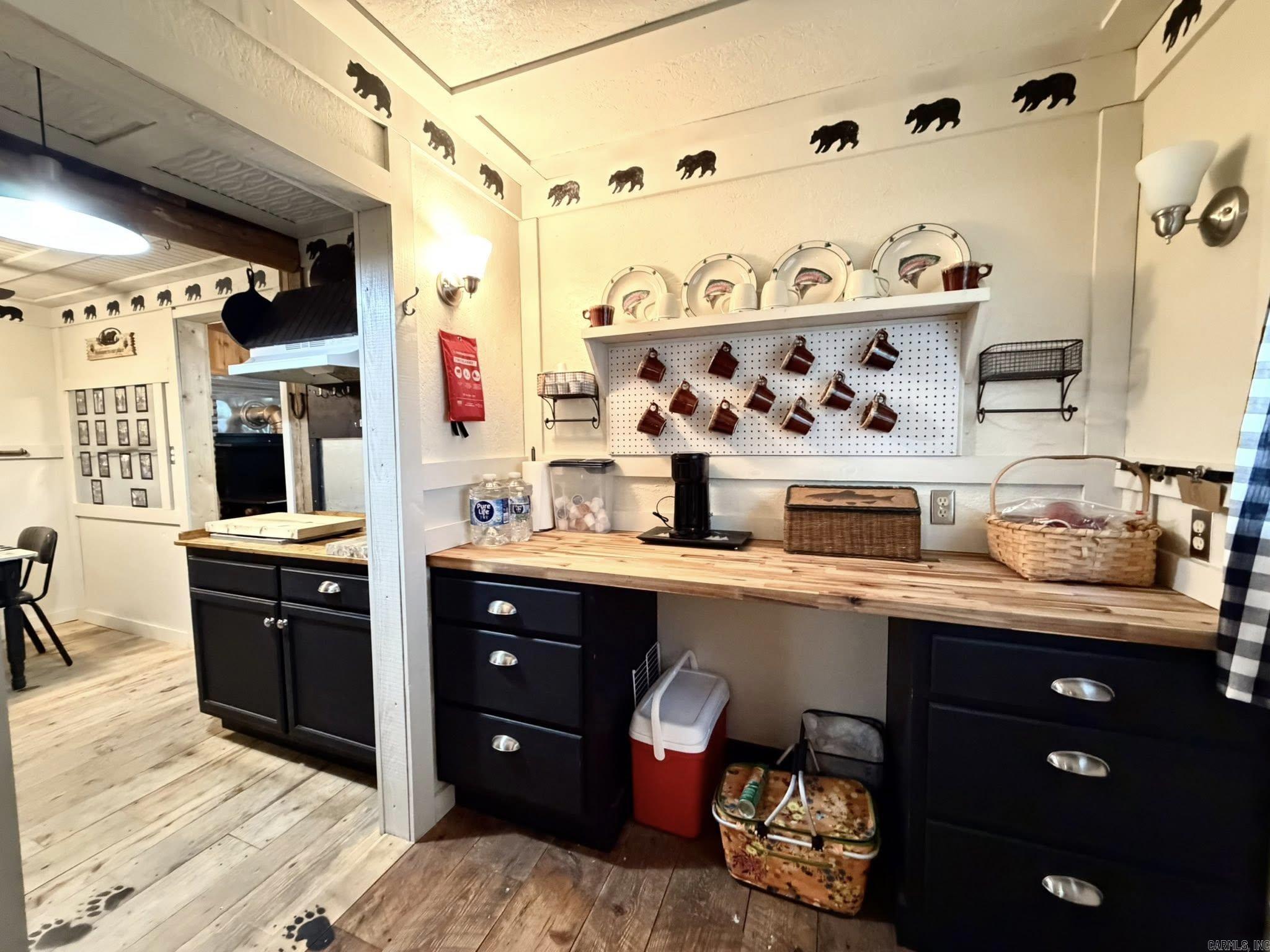 6356 Sunny Fox Rd.  Mountain View, AR