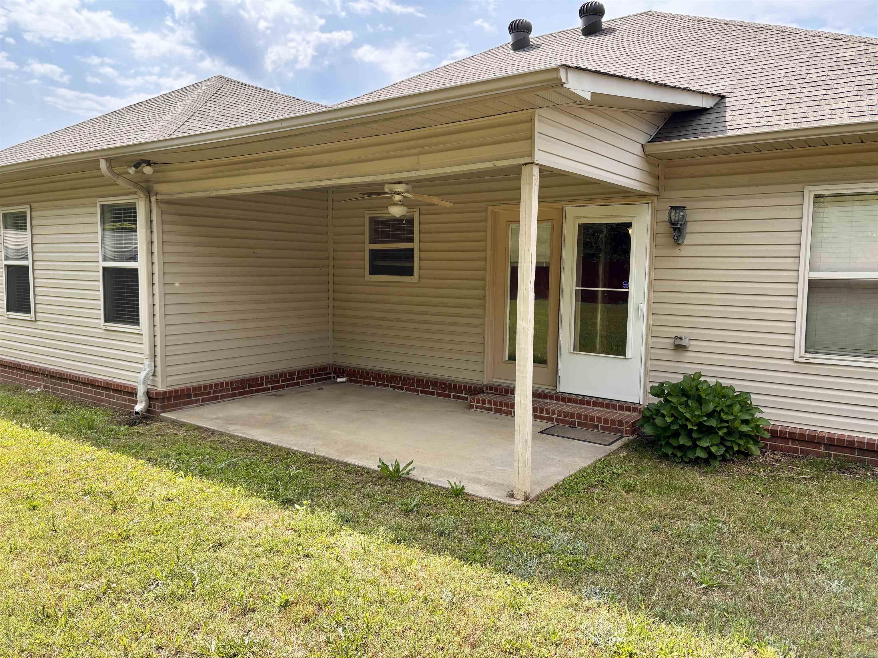 600 Meadow Lynn  Morrilton, AR