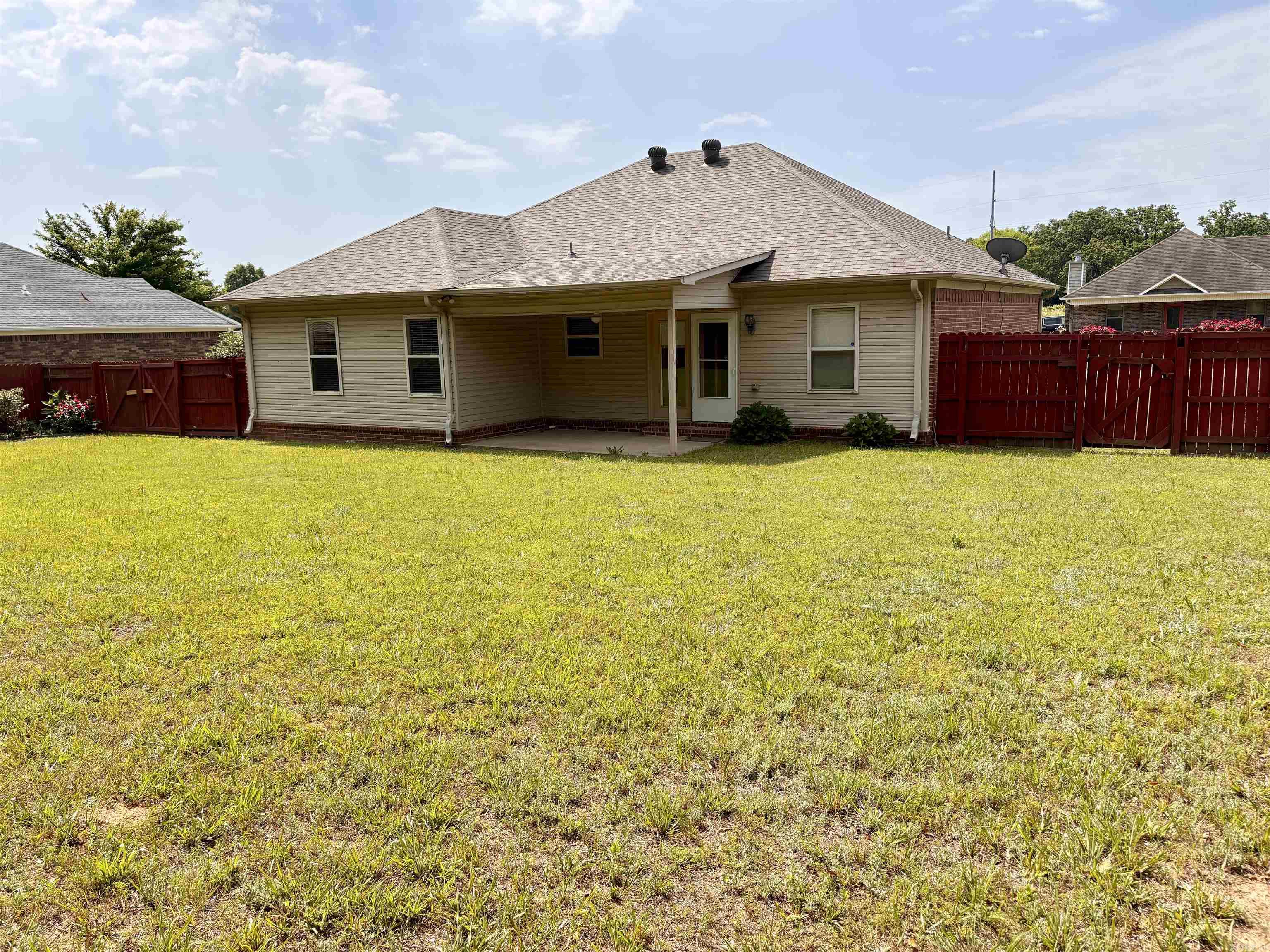 600 Meadow Lynn  Morrilton, AR