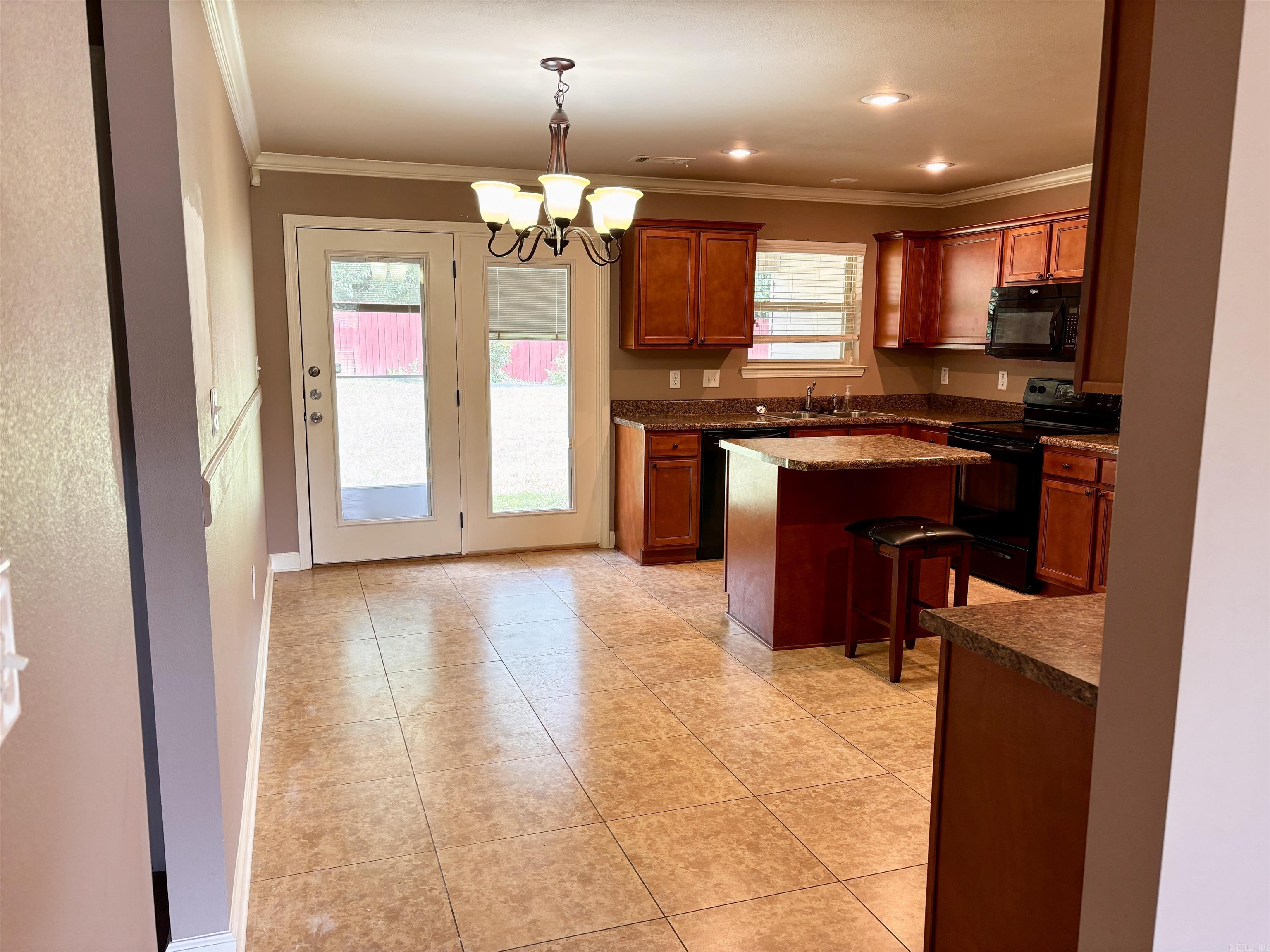 600 Meadow Lynn  Morrilton, AR
