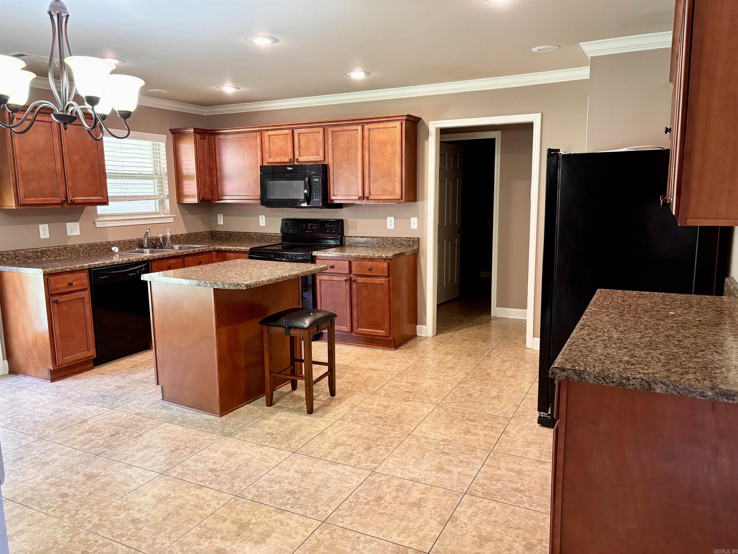 600 Meadow Lynn  Morrilton, AR