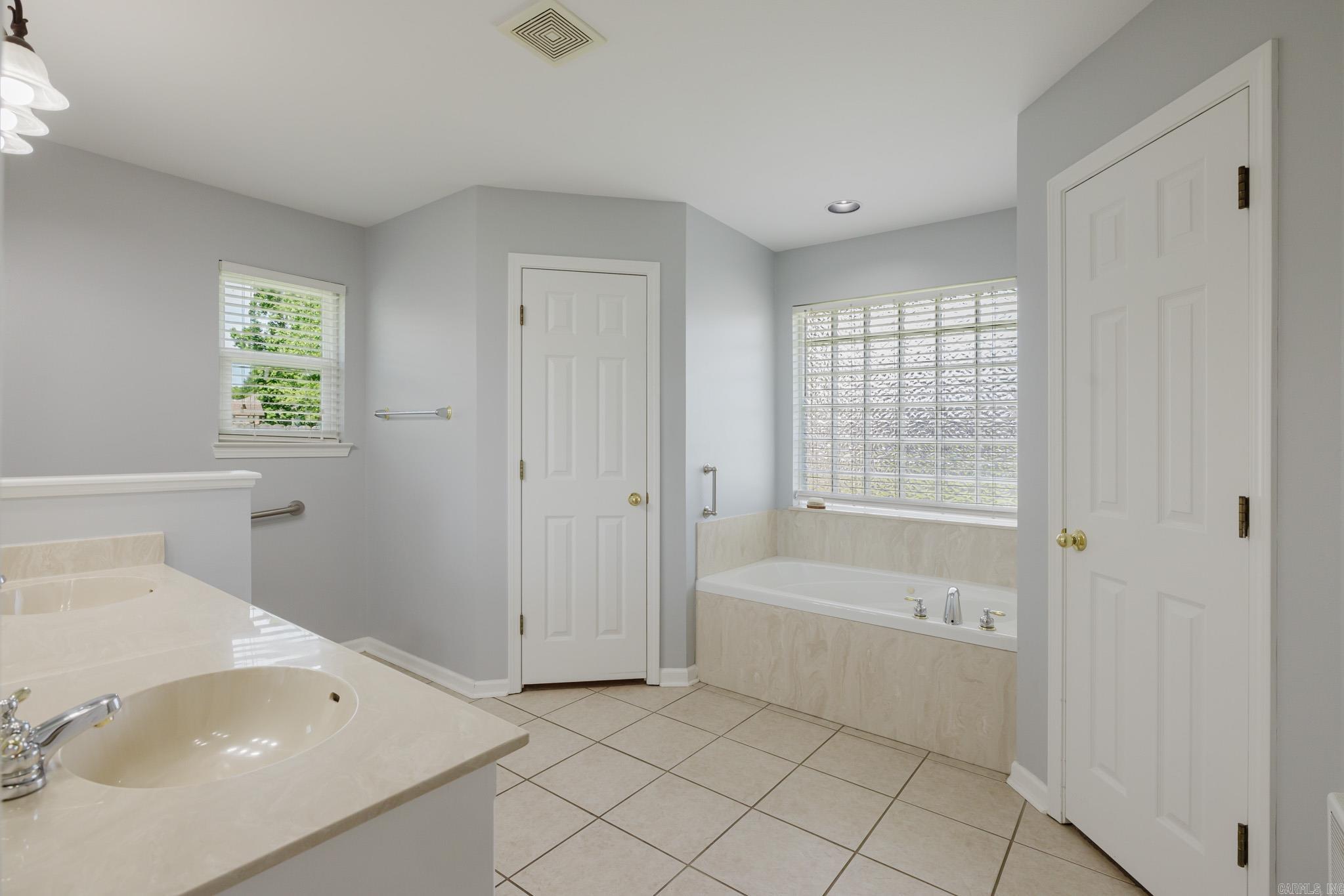 3622 Heritage Farm  Benton, AR