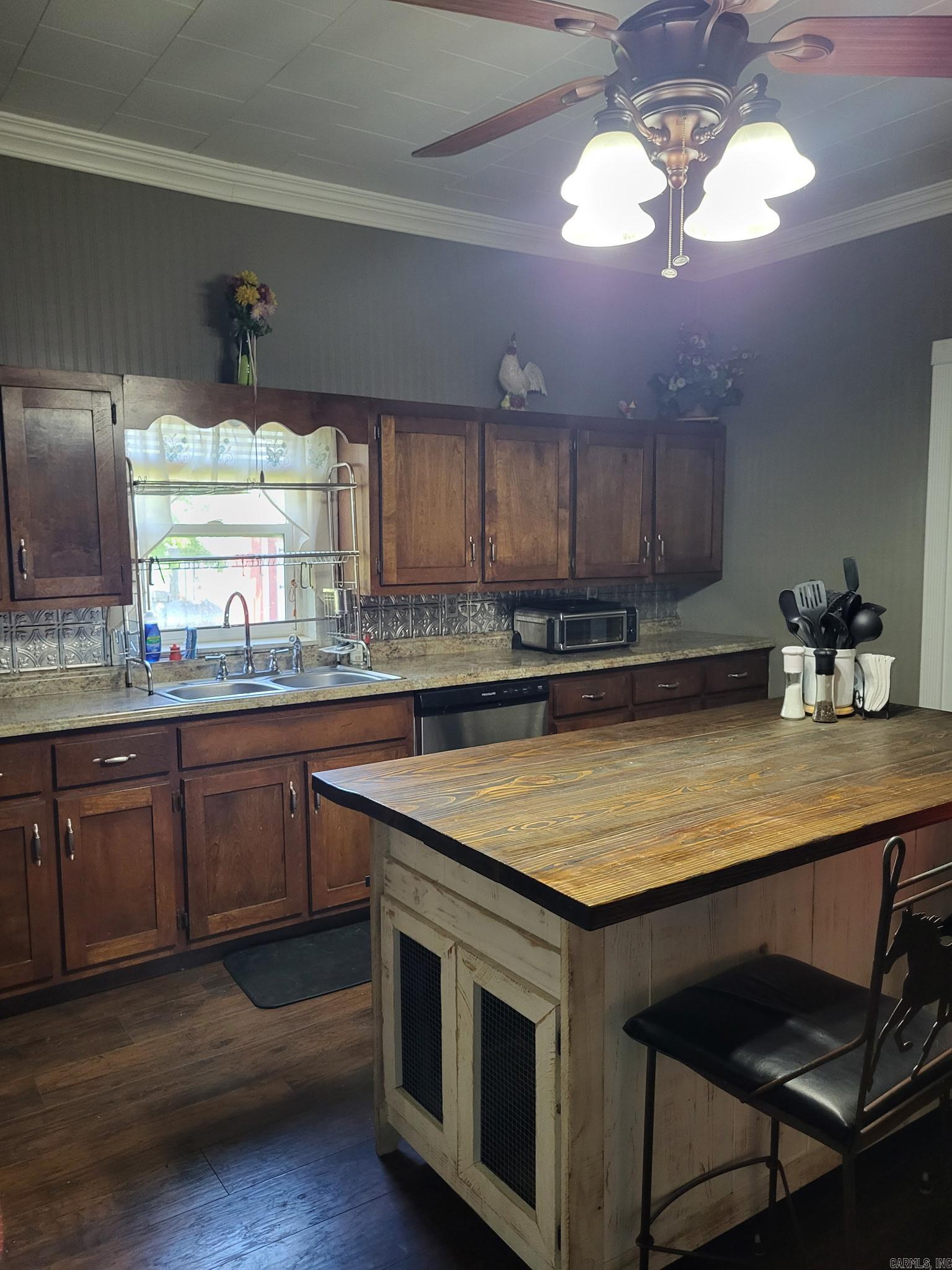 1050 County Road 481  Rector, AR