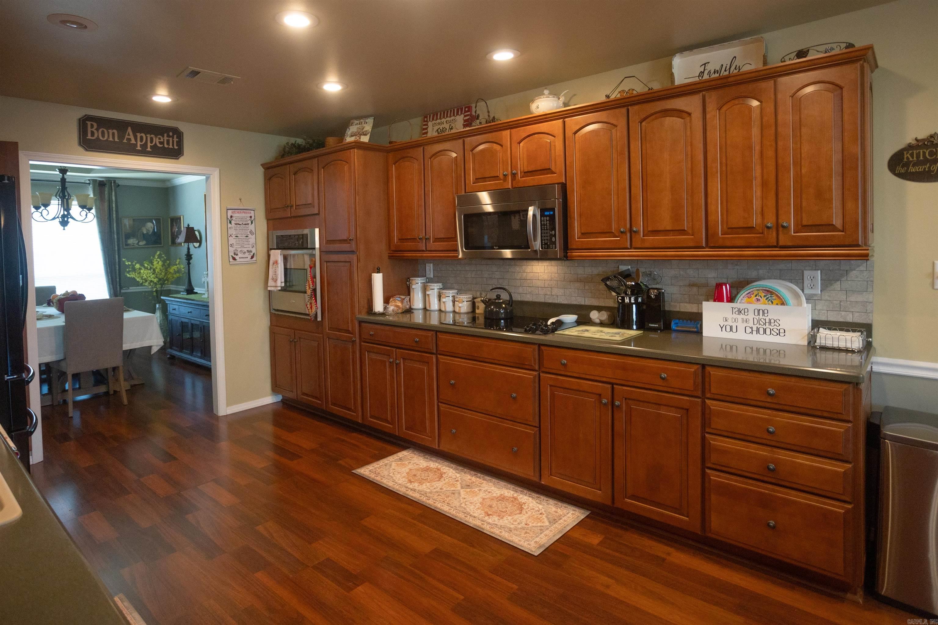 2103 W 8th  Russellville, AR