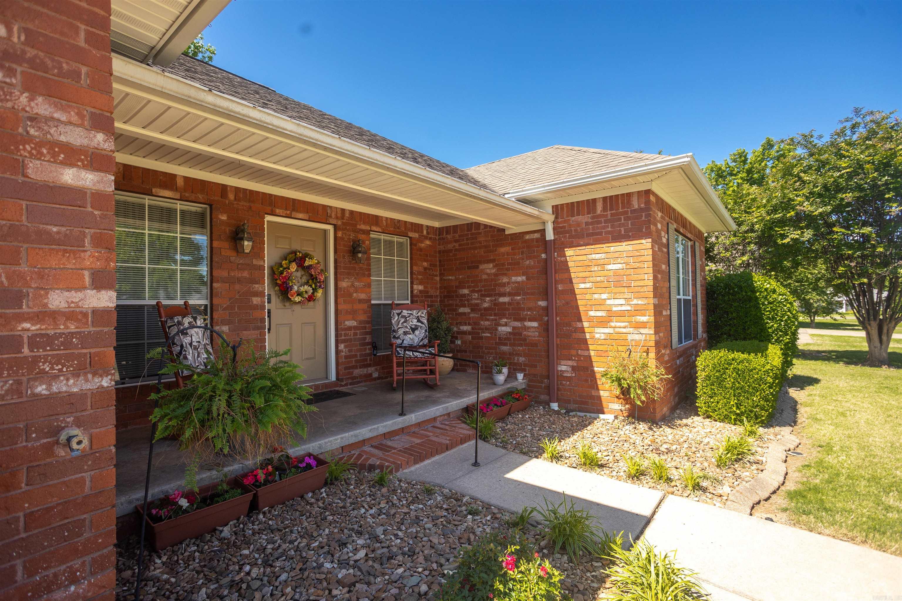 2103 W 8th  Russellville, AR