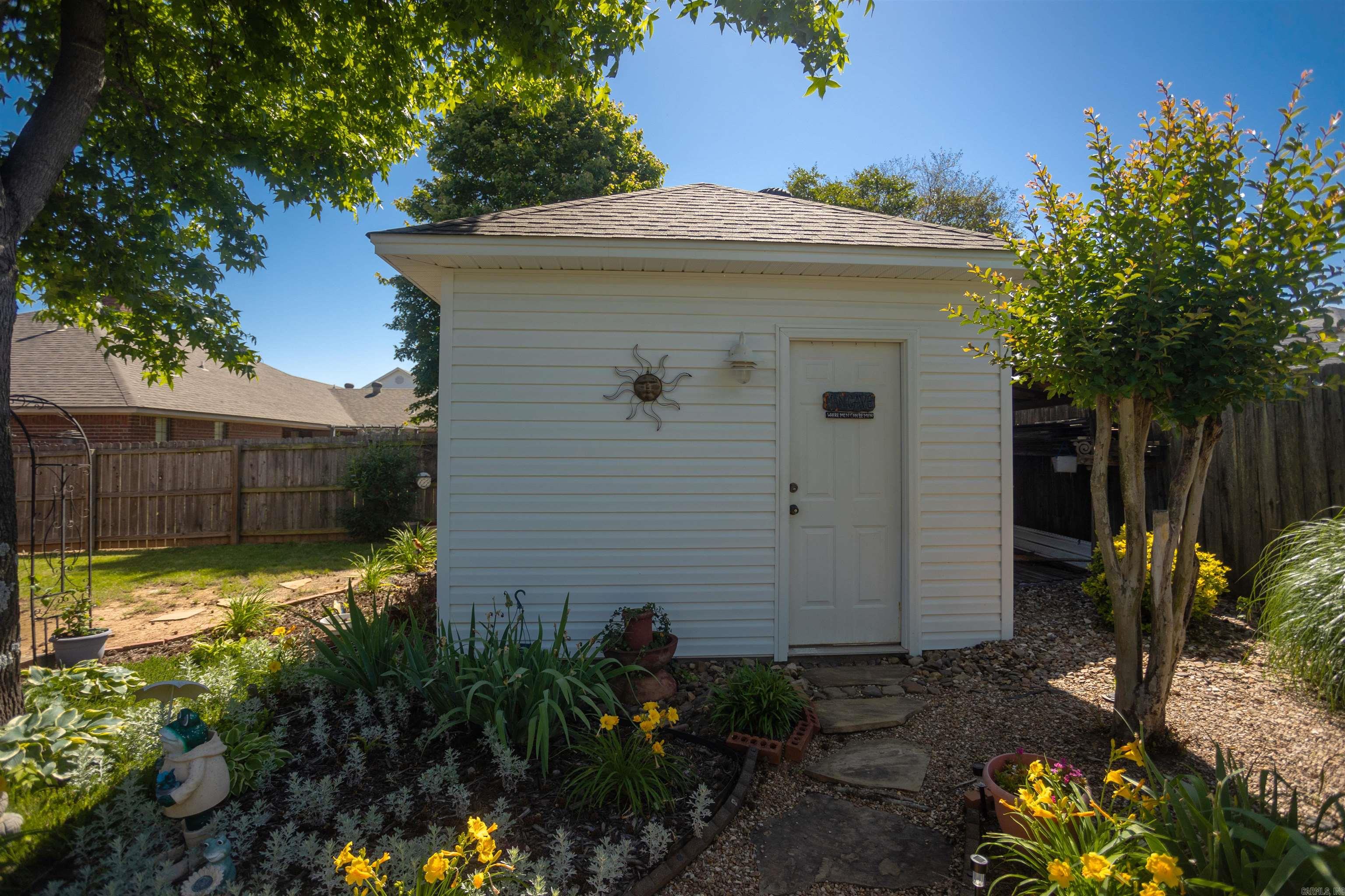 2103 W 8th  Russellville, AR