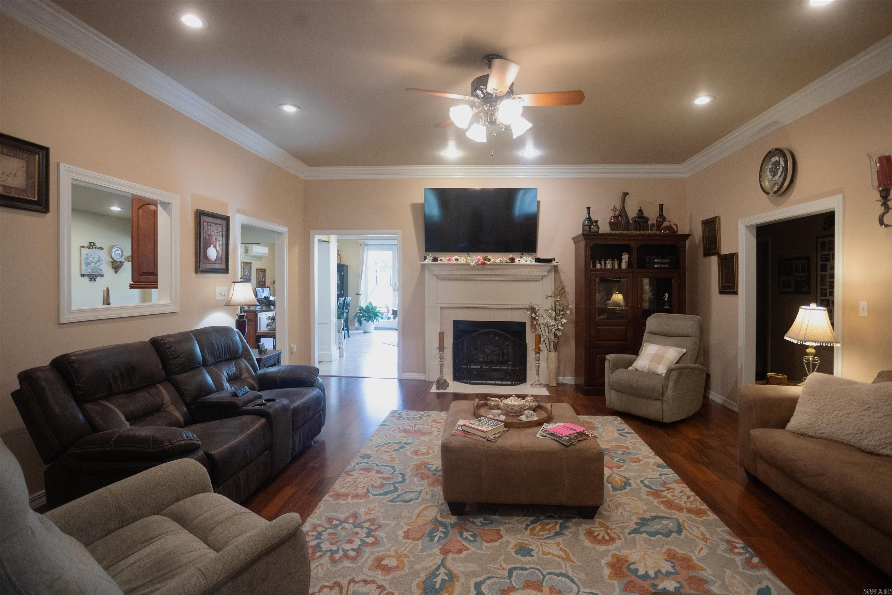2103 W 8th  Russellville, AR