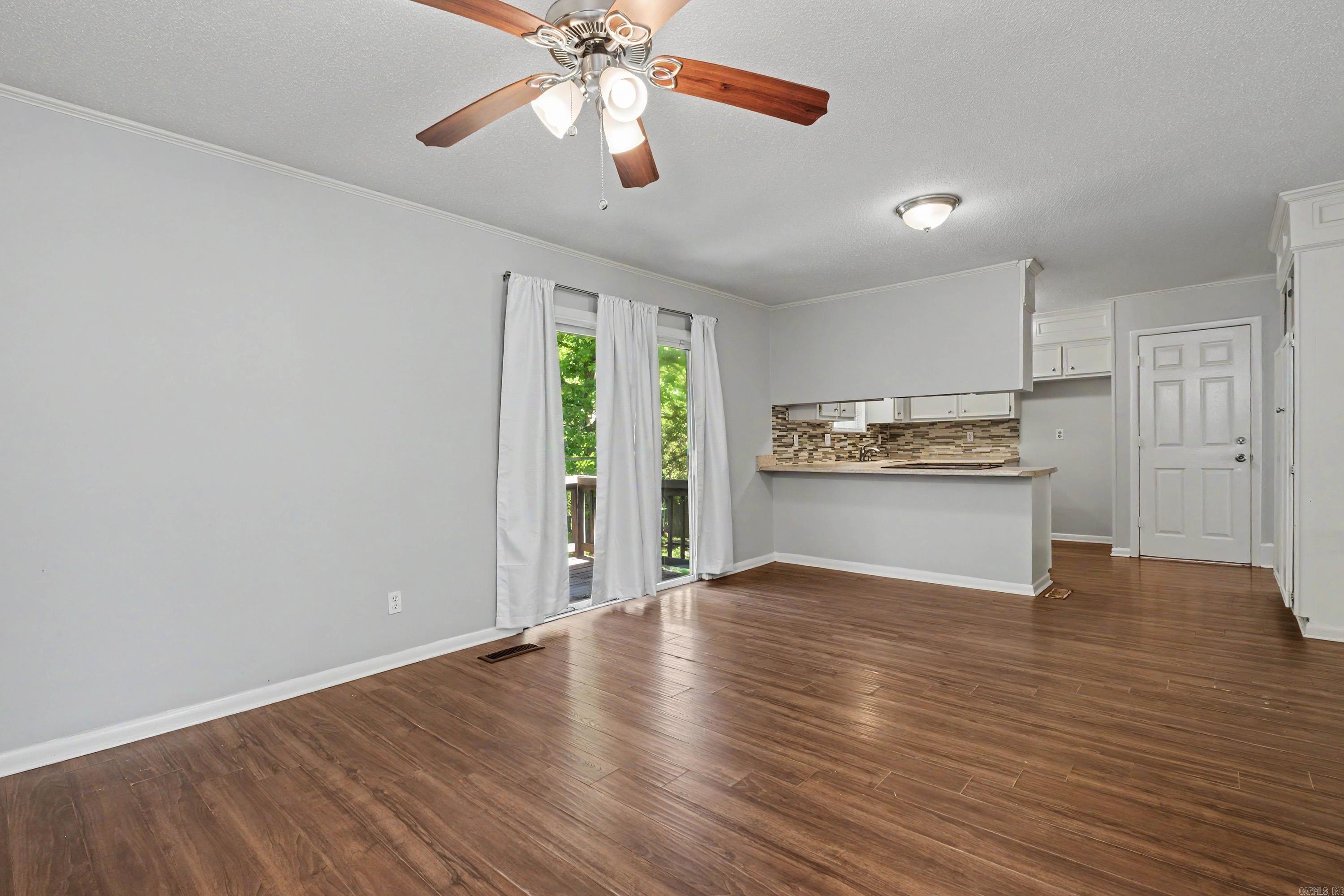 19 Donnelle Dr.  Sherwood, AR