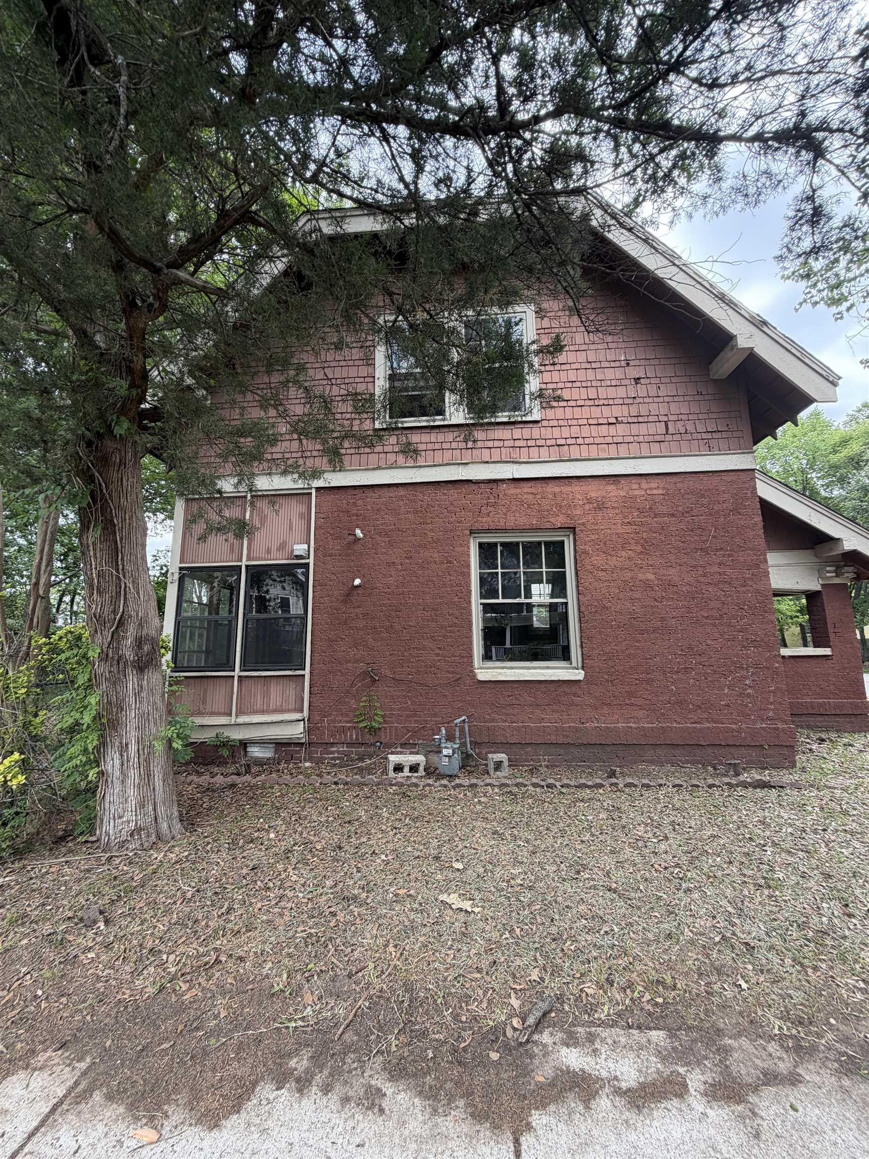 224 W Daisy Bates  Little Rock, AR