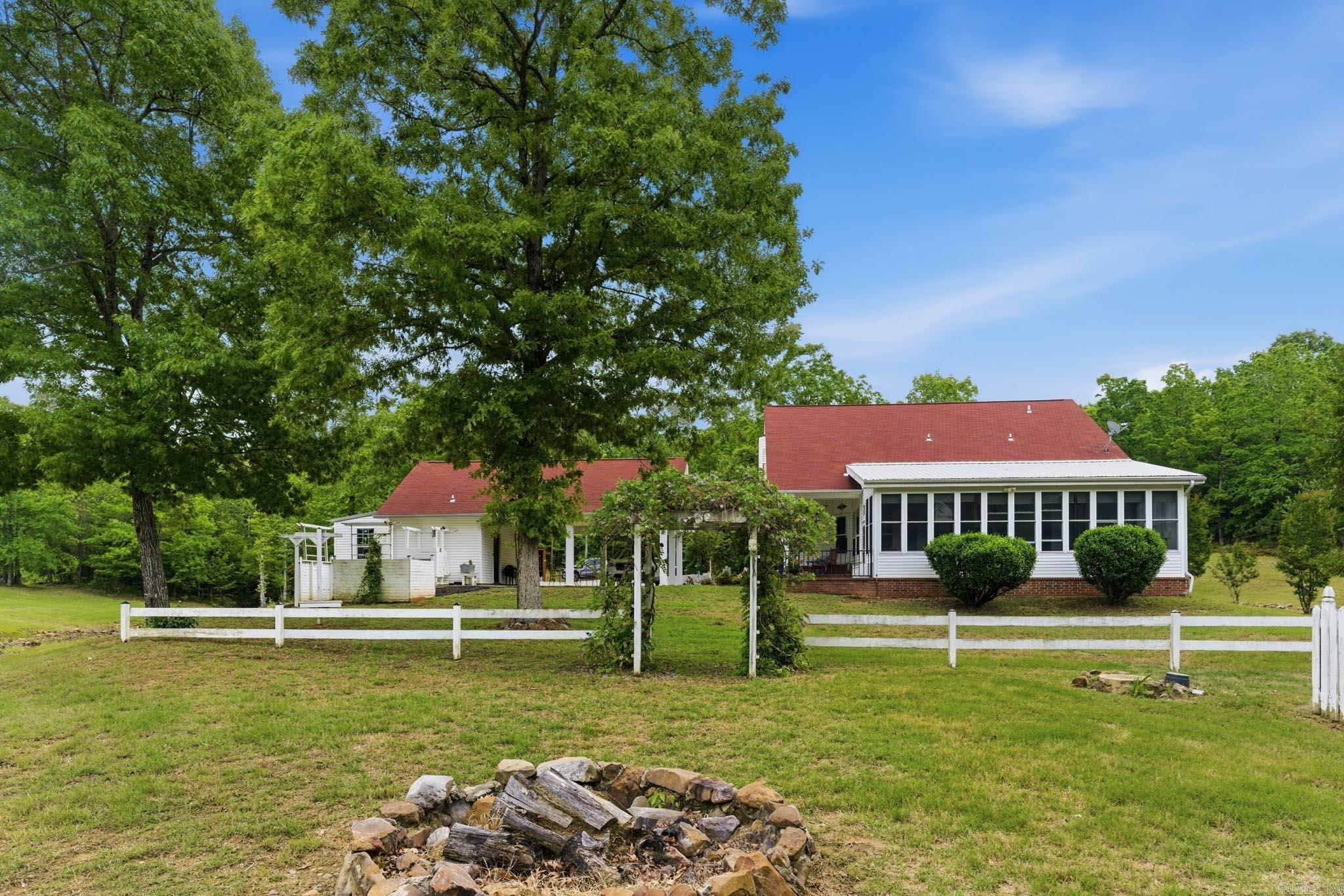 1810 Berry Mountain  Paron, AR
