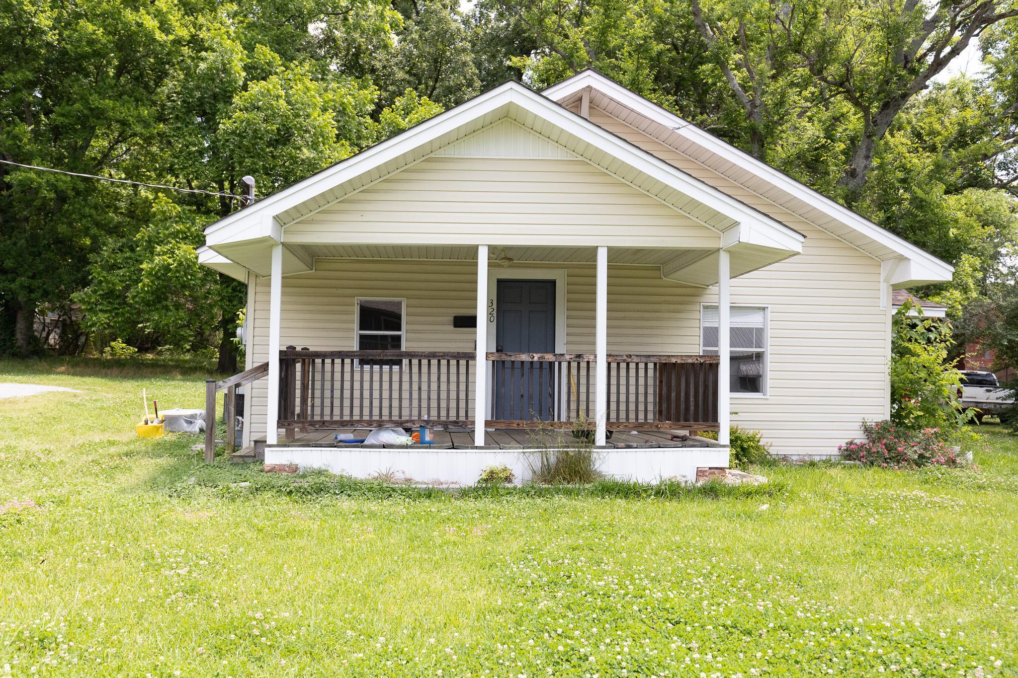 320 S border  Benton, AR