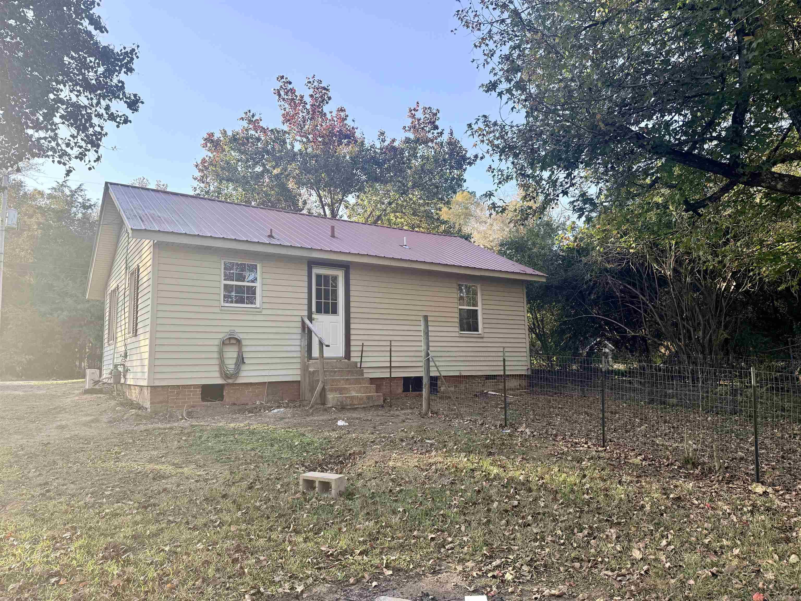 705 N 9Th St  Gurdon, AR