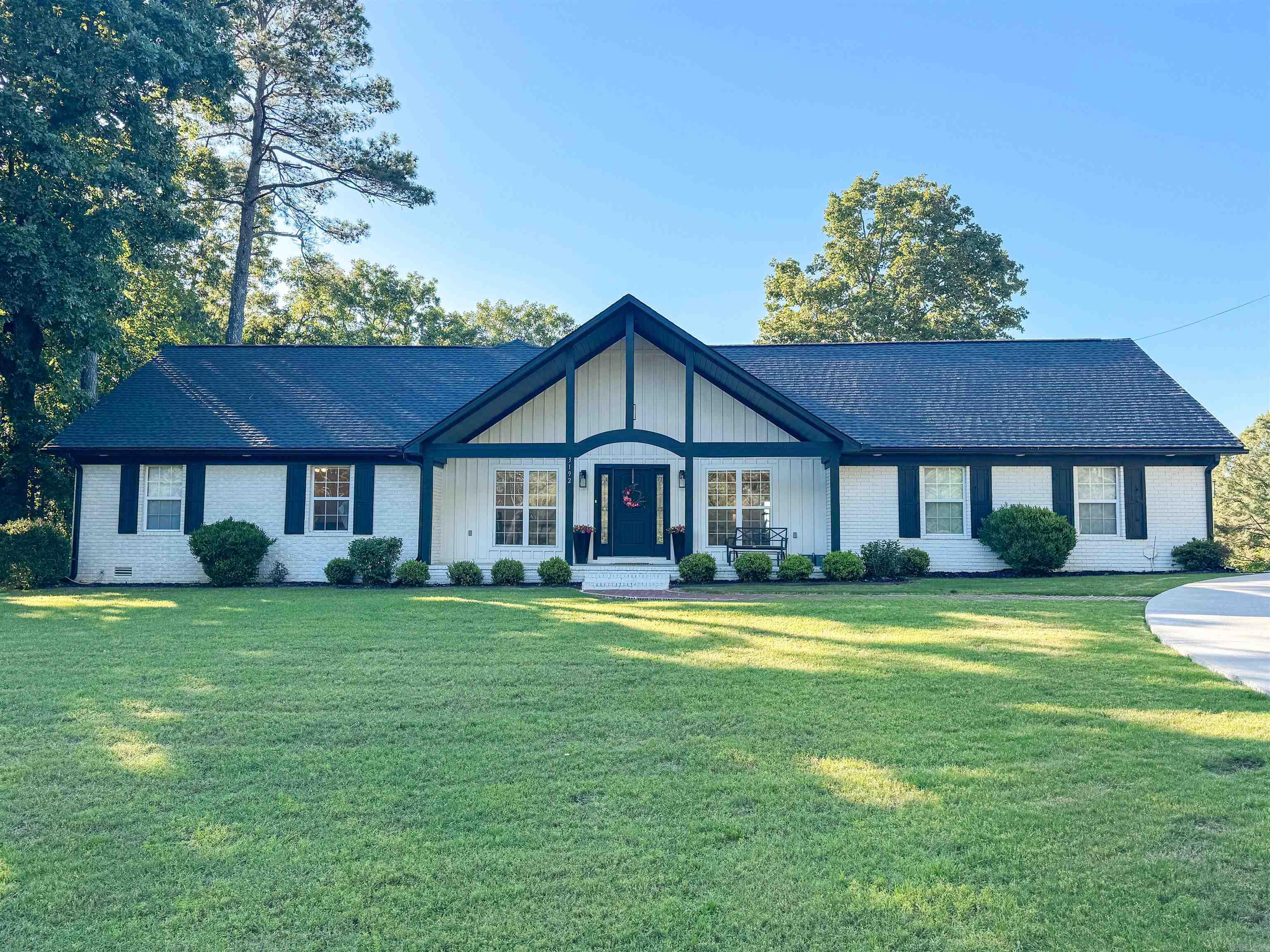 3192 W Country Club Road  Searcy, AR