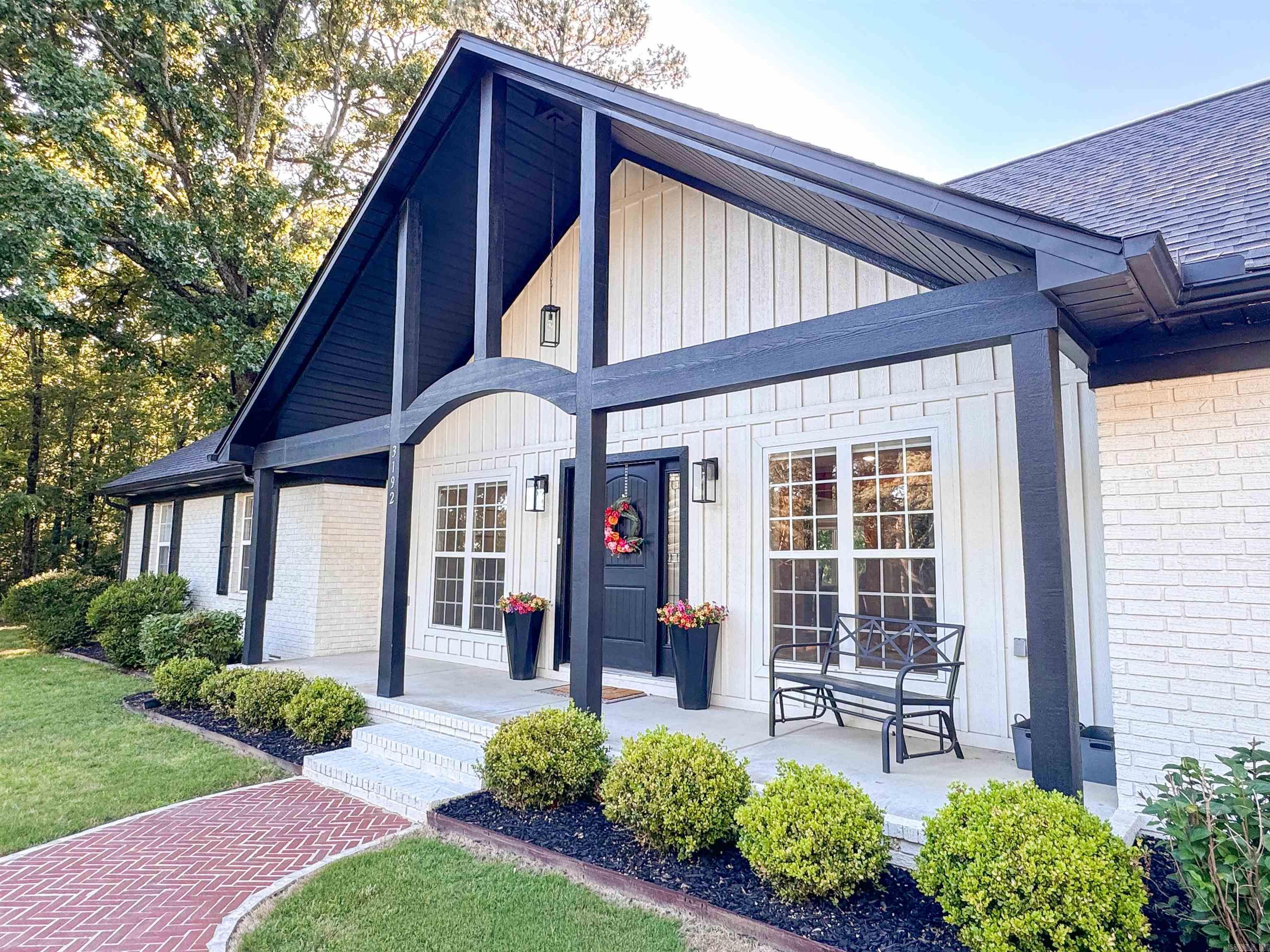 3192 W Country Club Road  Searcy, AR