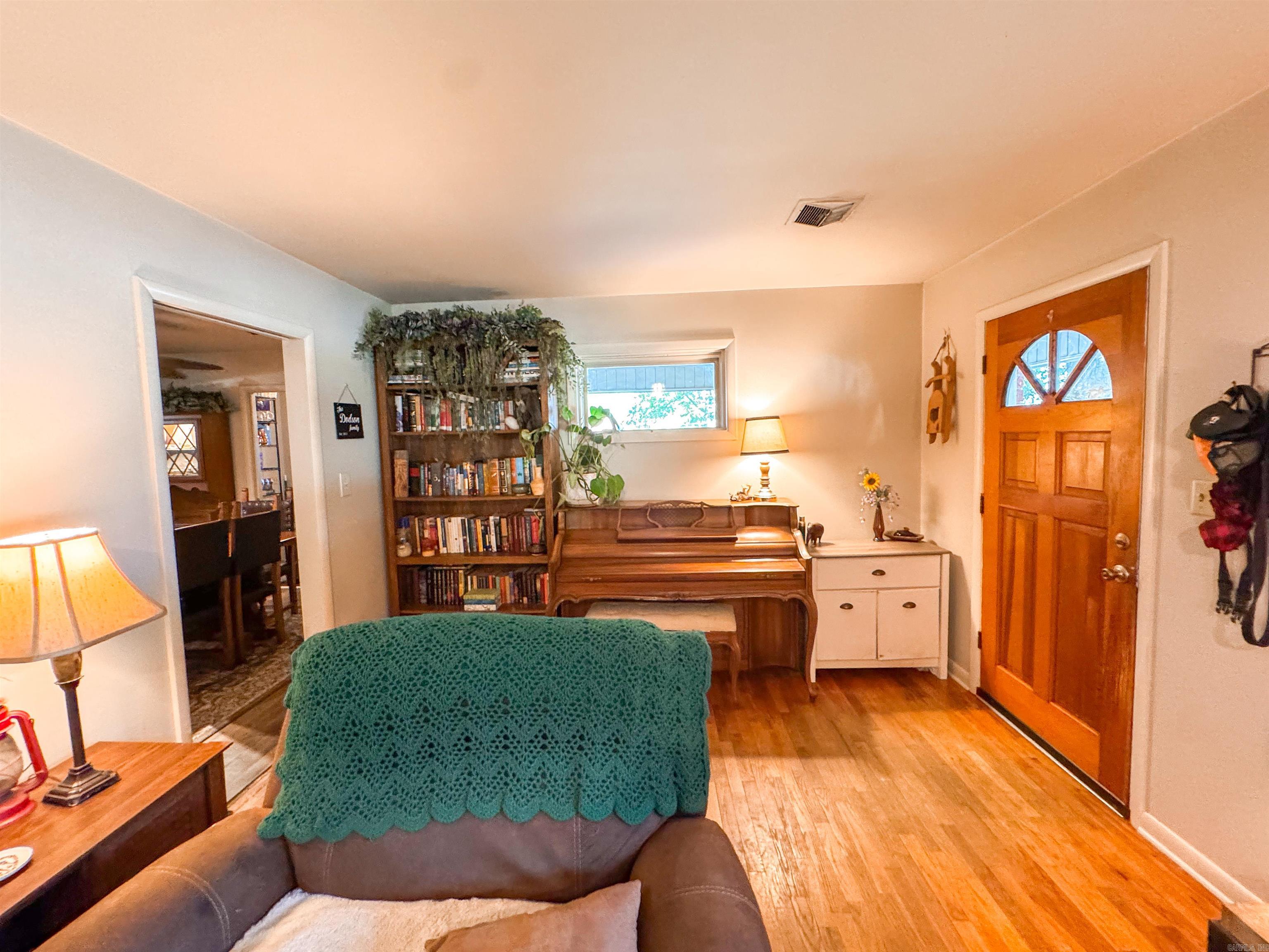 106 E Lincoln  Searcy, AR
