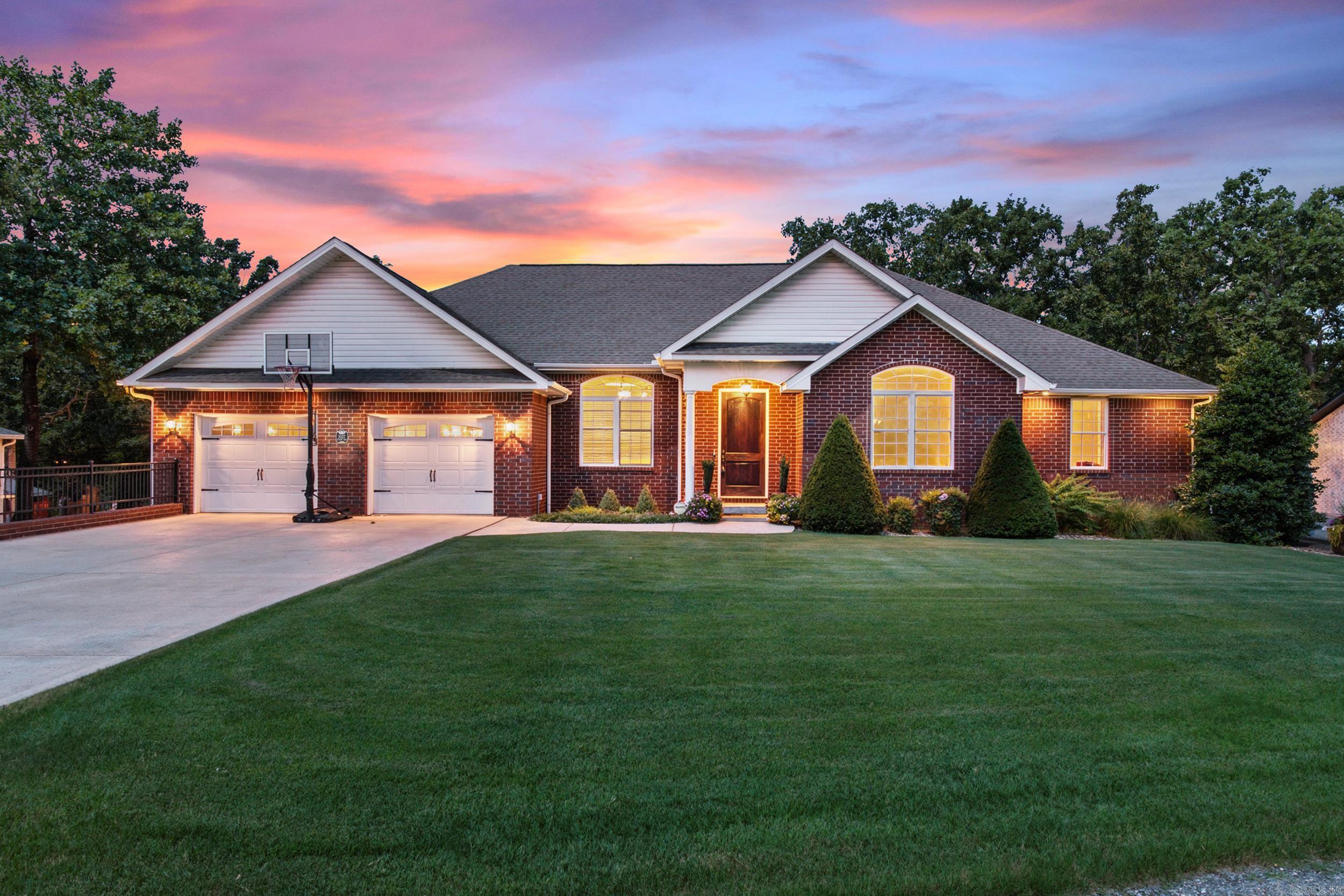 2027  Shadow Oak Drive  Mountain Home, AR