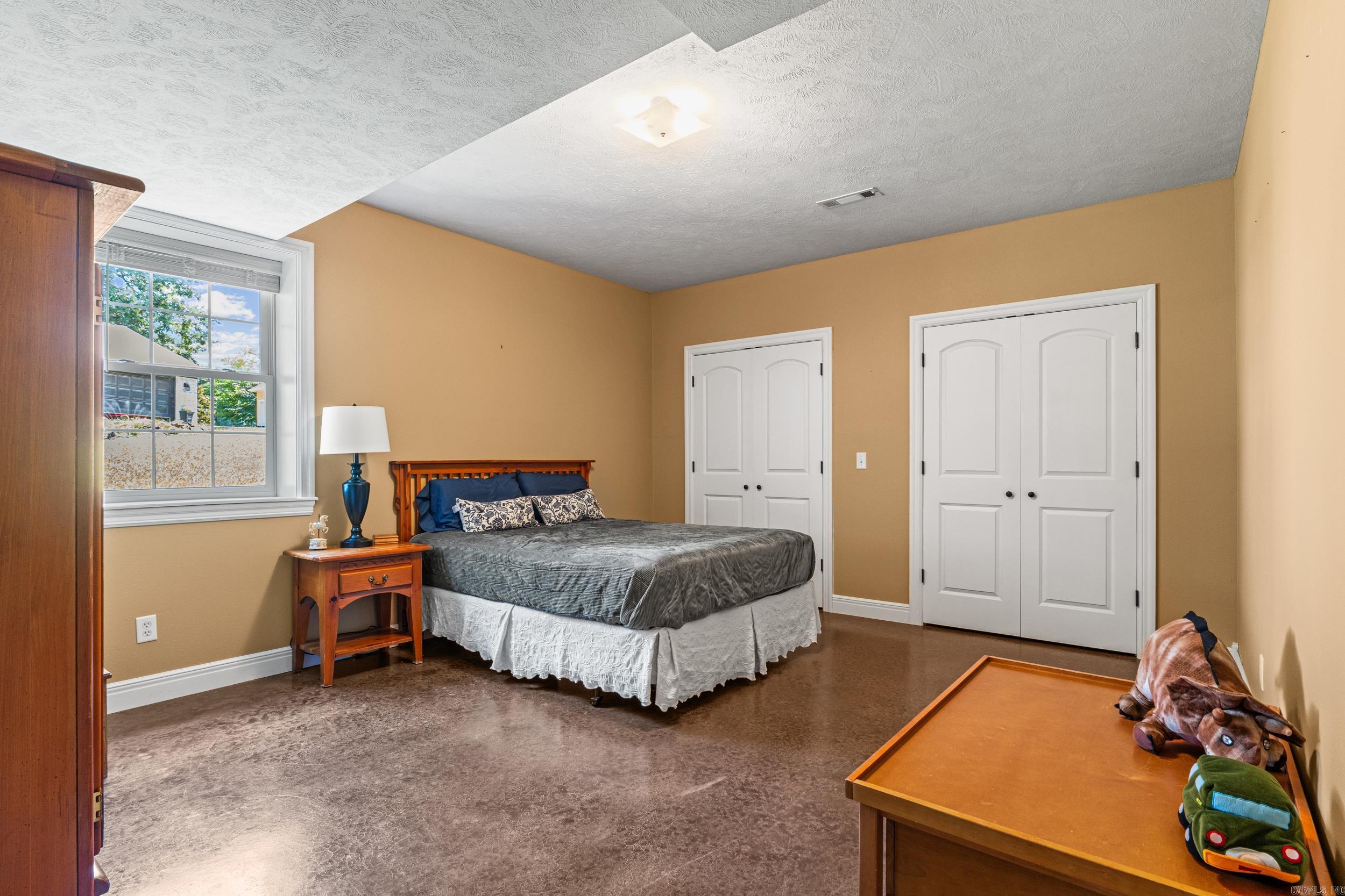 2027 Shadow Oak Drive Mountain Home, AR 72653