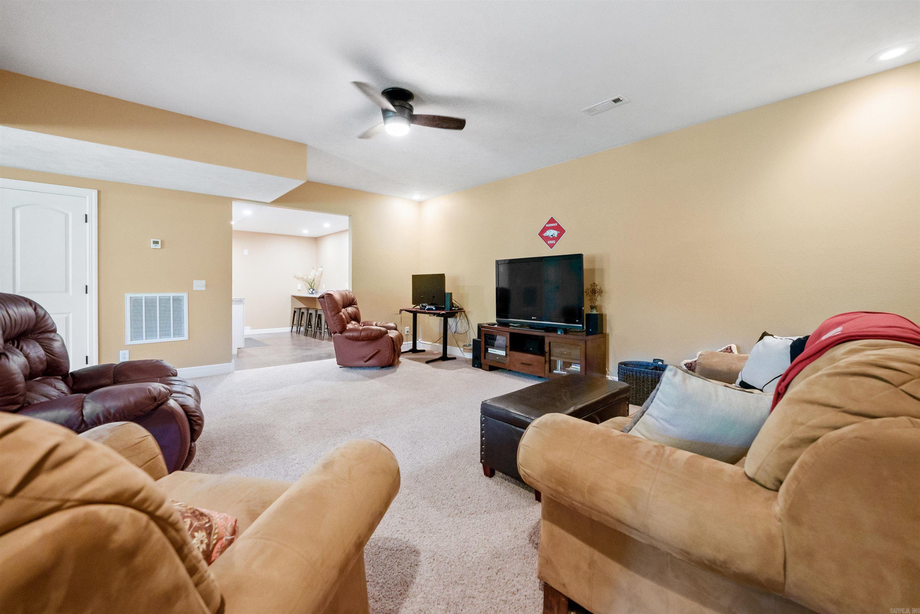 2027 Shadow Oak Drive  Mountain Home, AR
