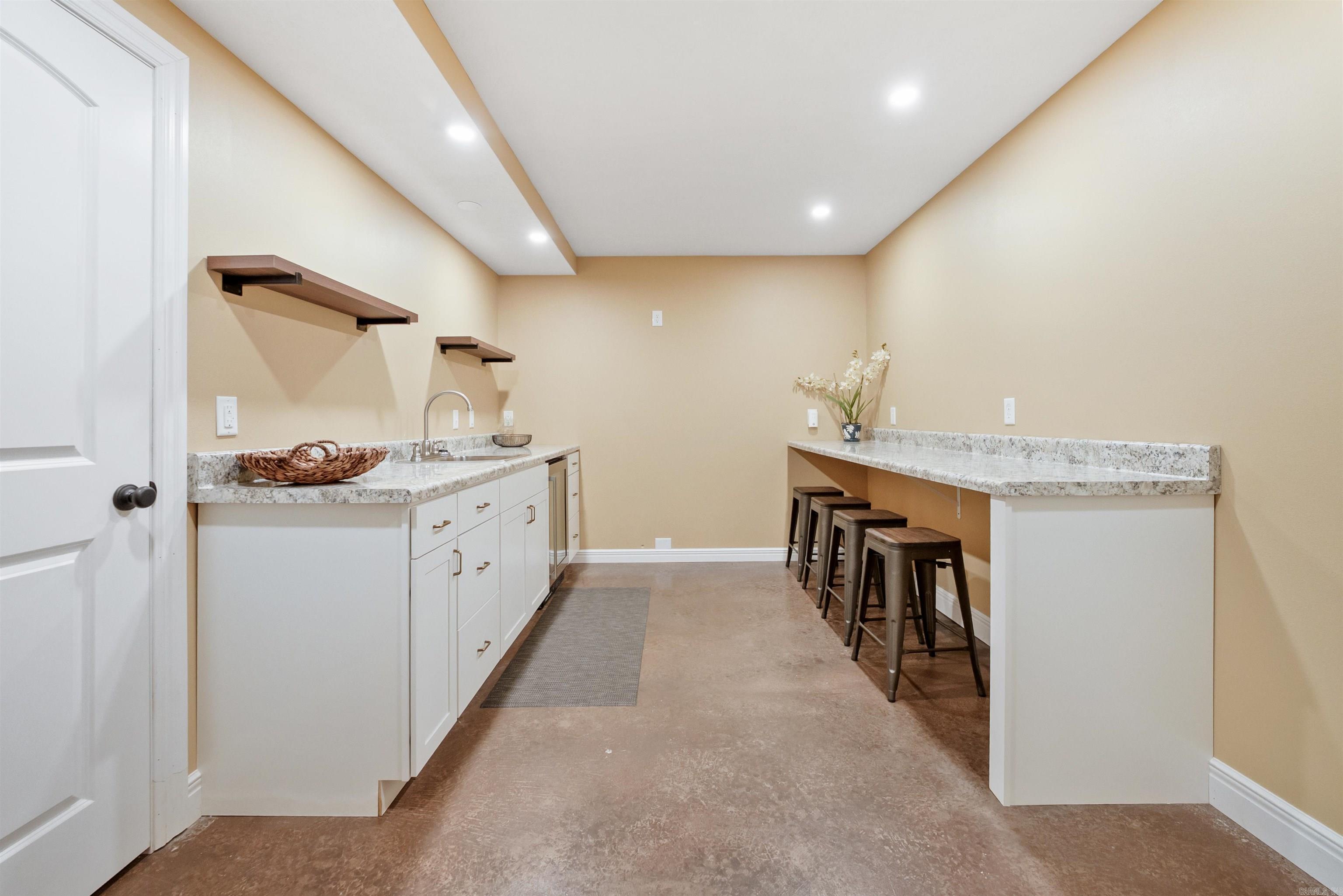 2027 Shadow Oak Drive  Mountain Home, AR