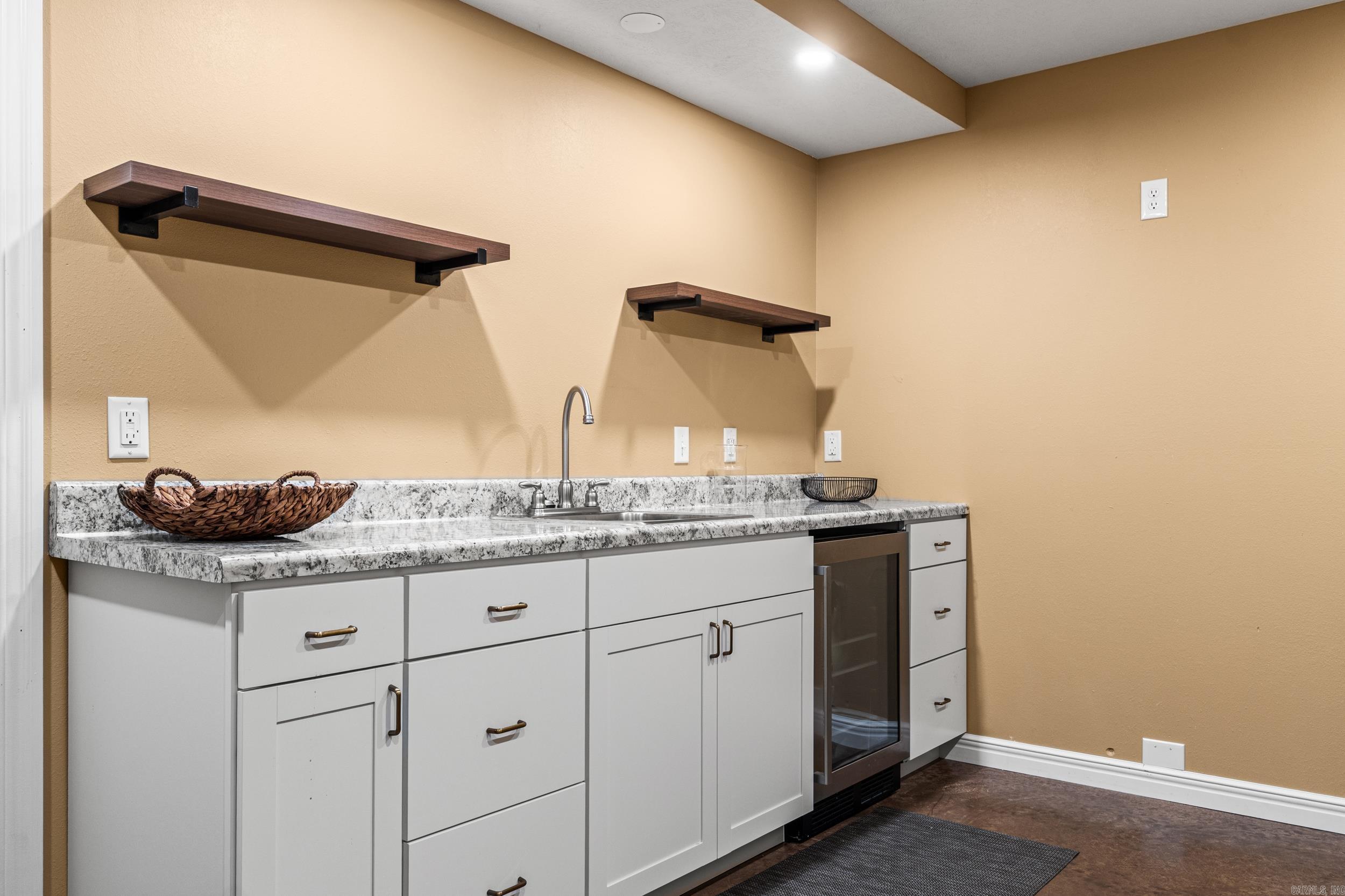 2027 Shadow Oak Drive Mountain Home, AR 72653