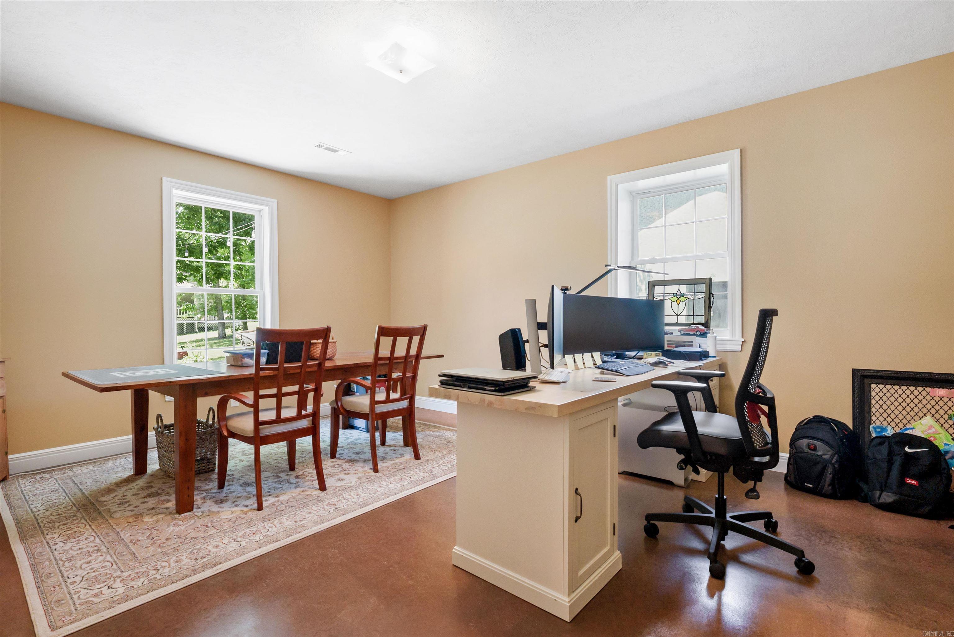 2027 Shadow Oak Drive  Mountain Home, AR