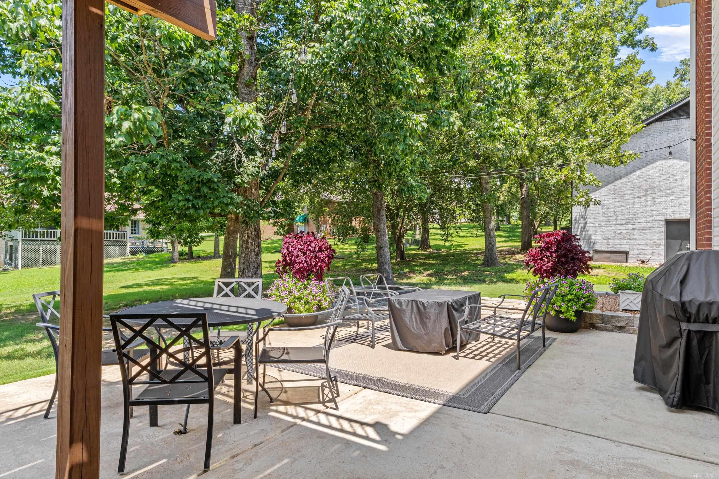 2027 Shadow Oak Drive Mountain Home, AR 72653