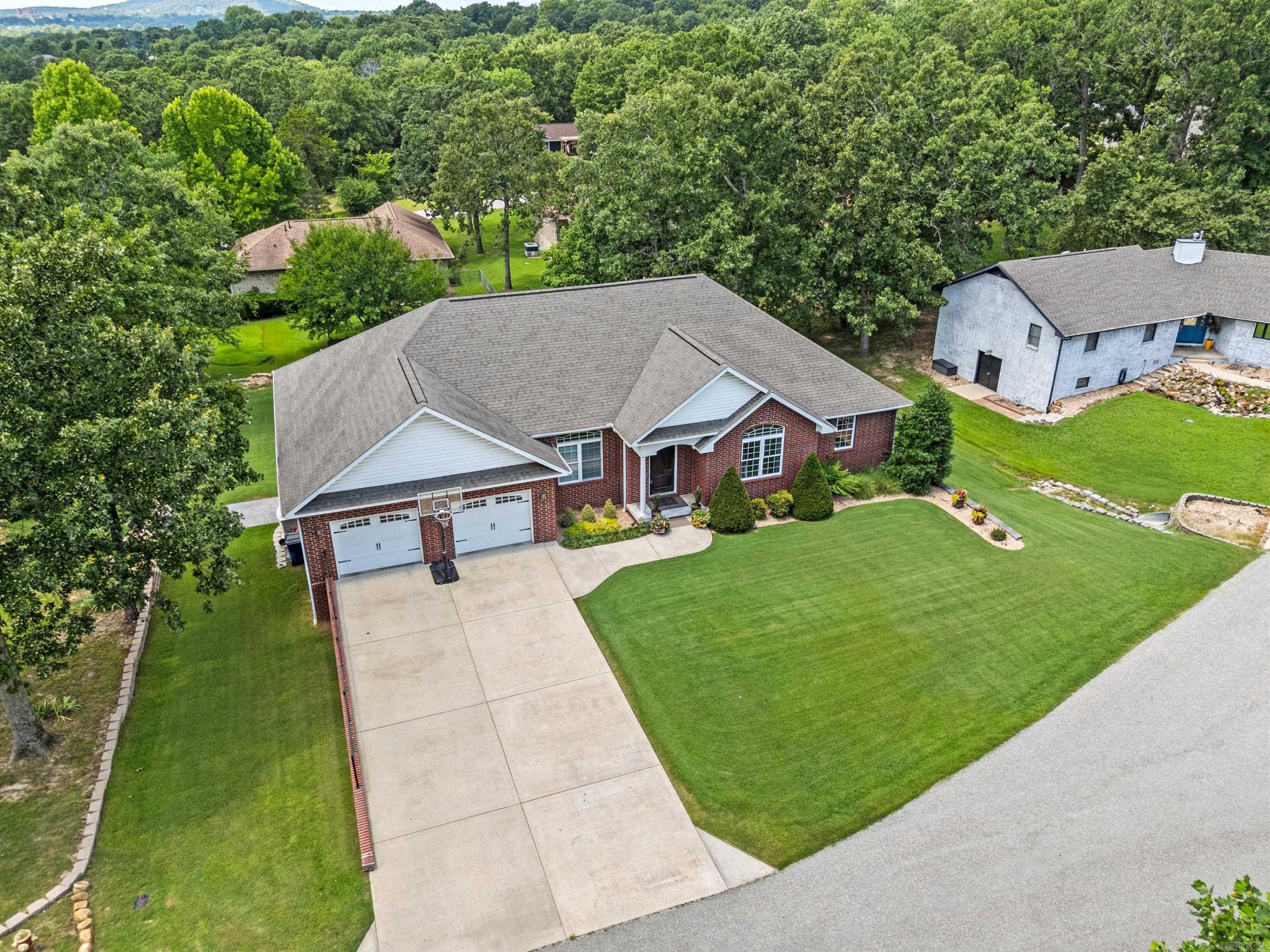 2027 Shadow Oak Drive Mountain Home, AR 72653