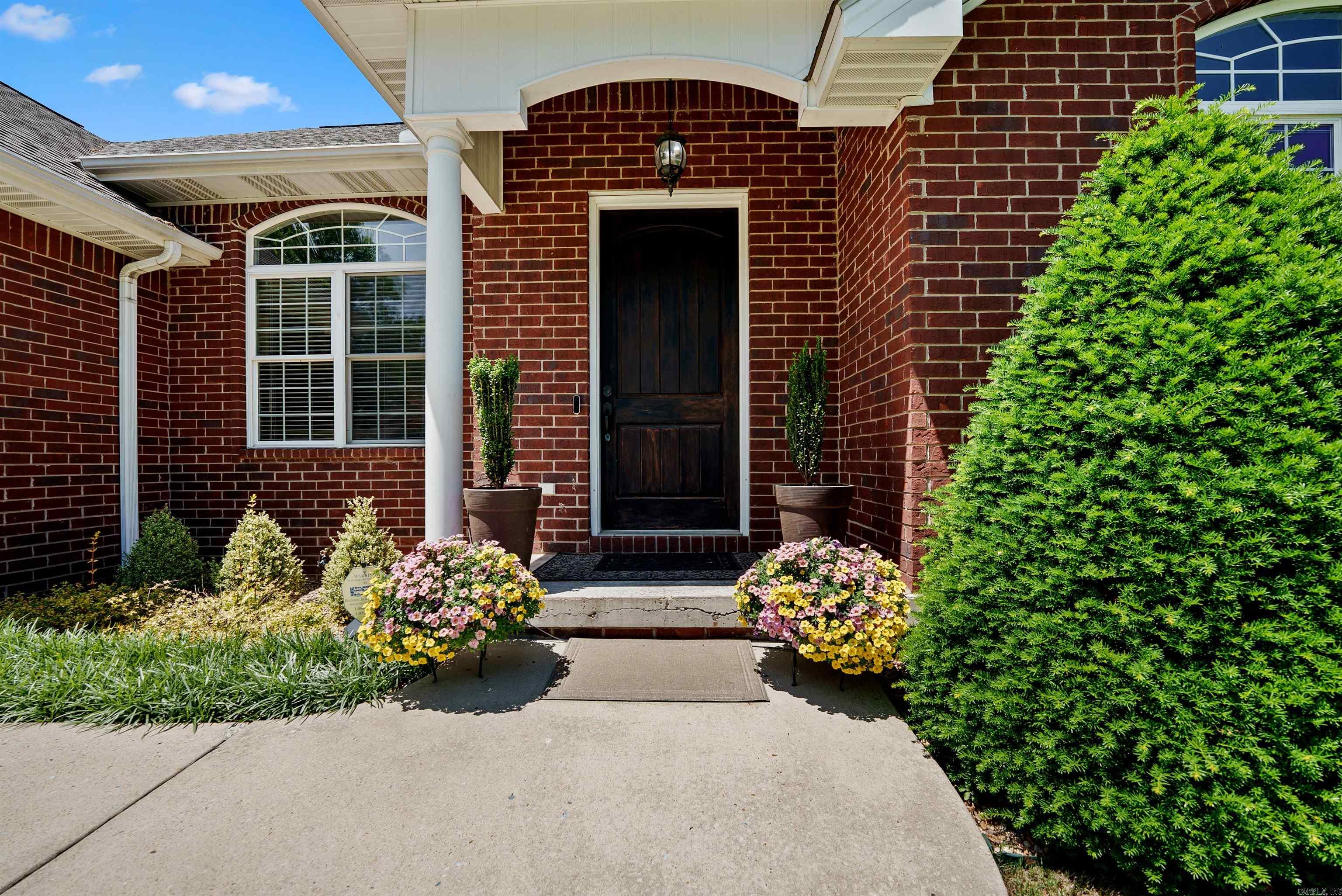 2027 Shadow Oak Drive  Mountain Home, AR
