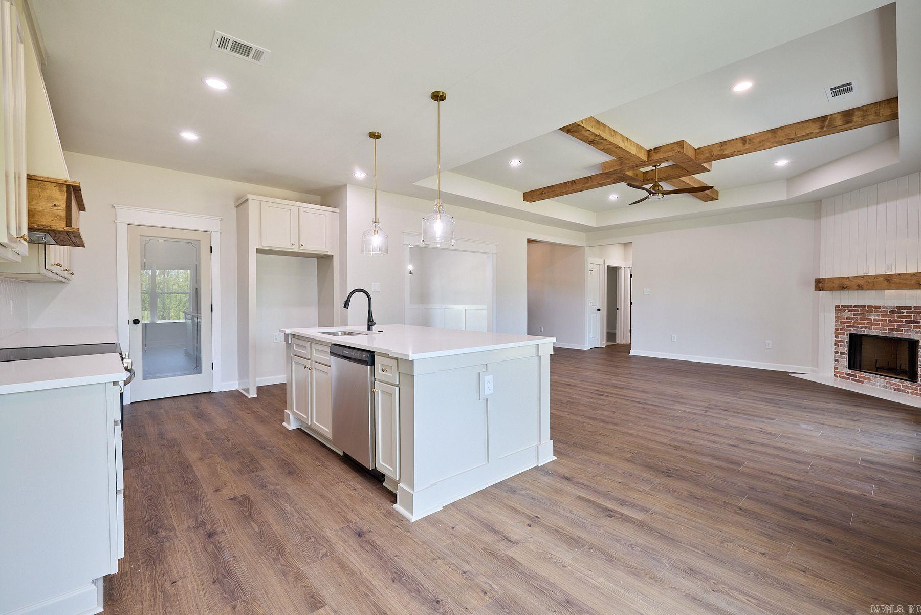 10581 W Miller Sardis Road  Bauxite, AR