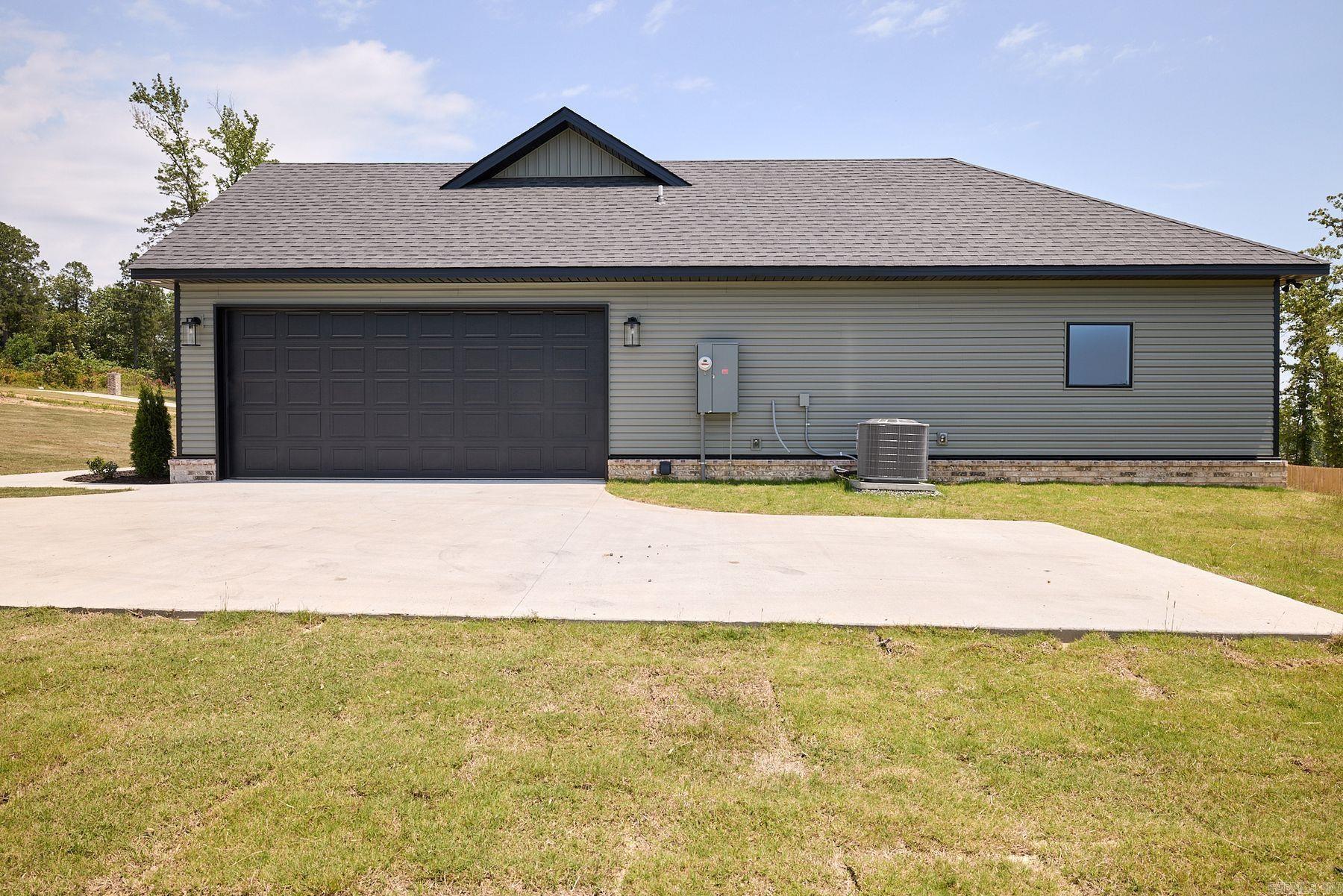 10581 W Miller Sardis Road  Bauxite, AR