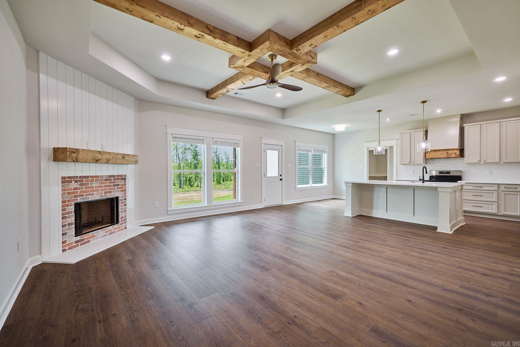 10581 W Miller Sardis Road  Bauxite, AR