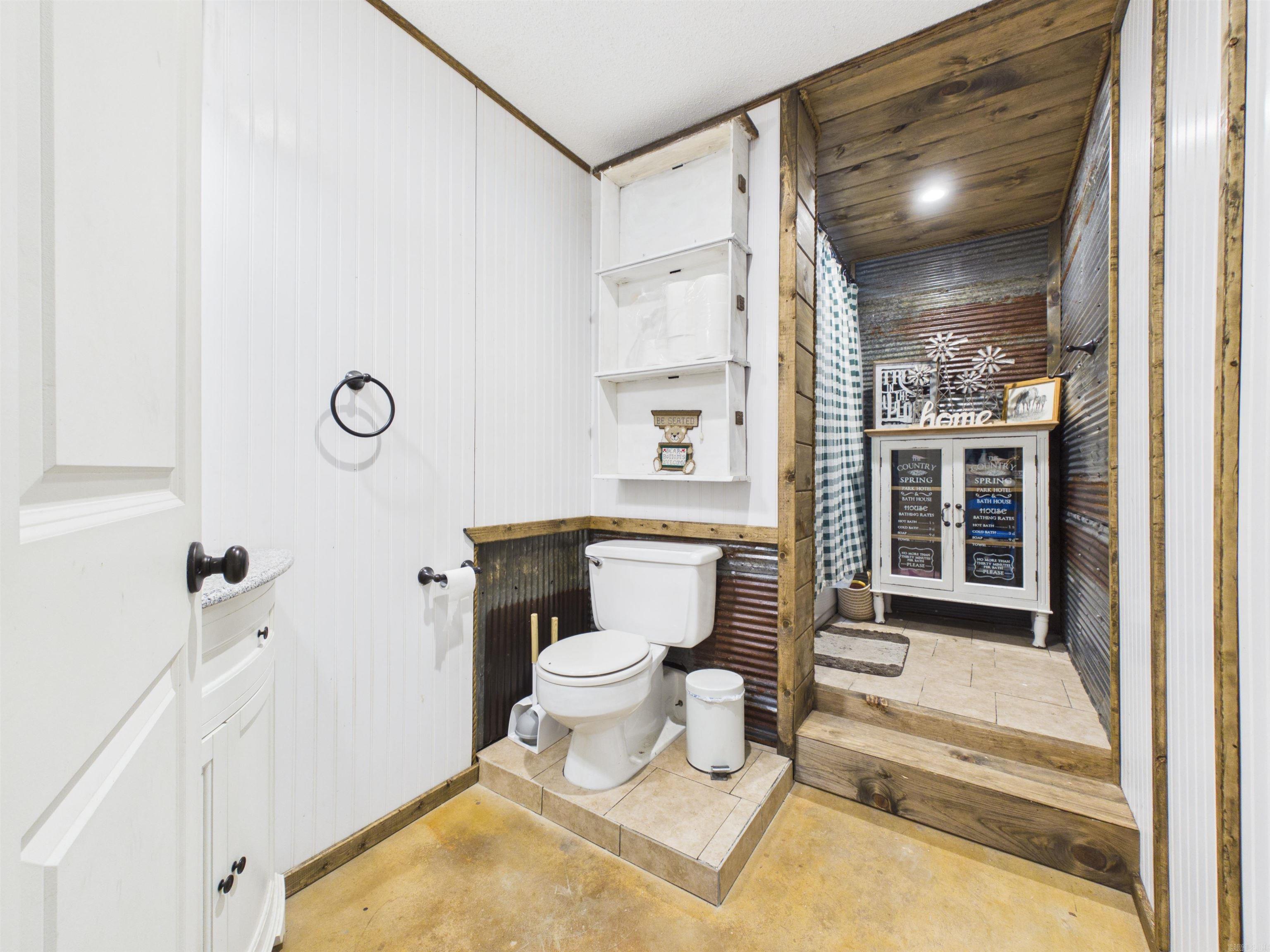 1266 AR HWY 230  Cave City, AR