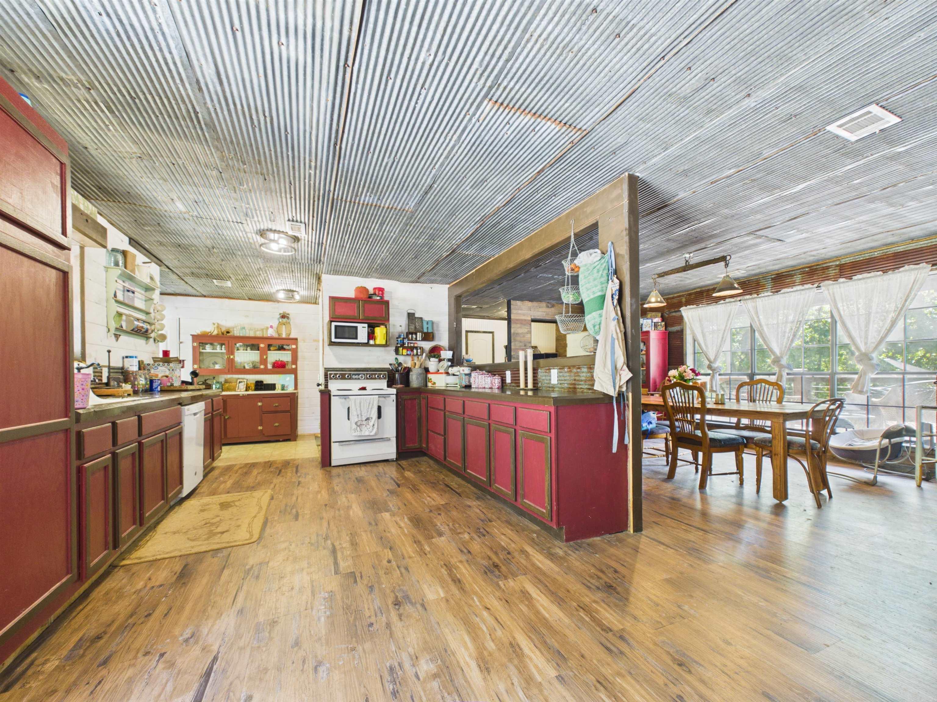 1266 AR HWY 230  Cave City, AR