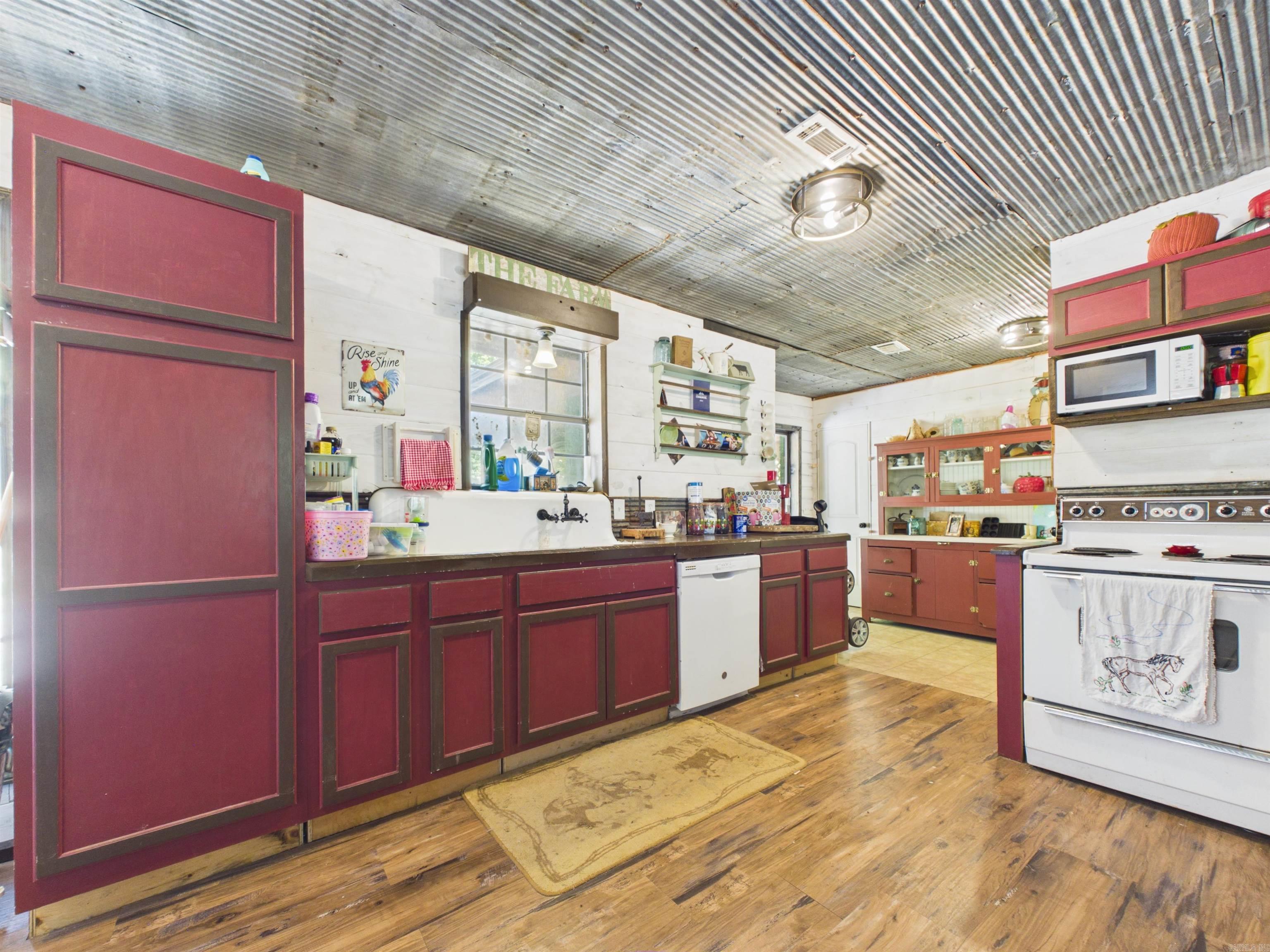 1266 AR HWY 230  Cave City, AR