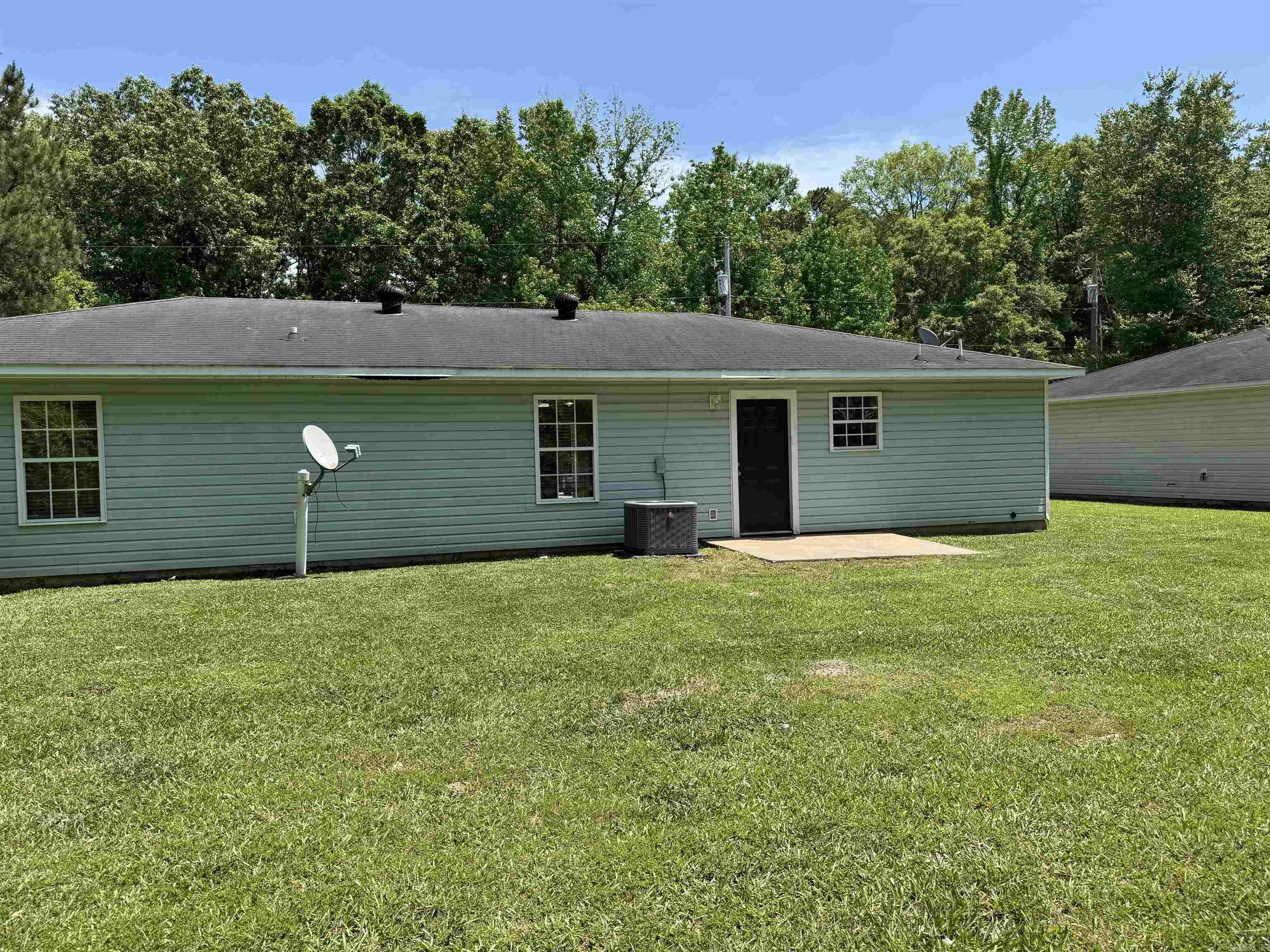 1445 Pine Drive Haskell, AR 72015