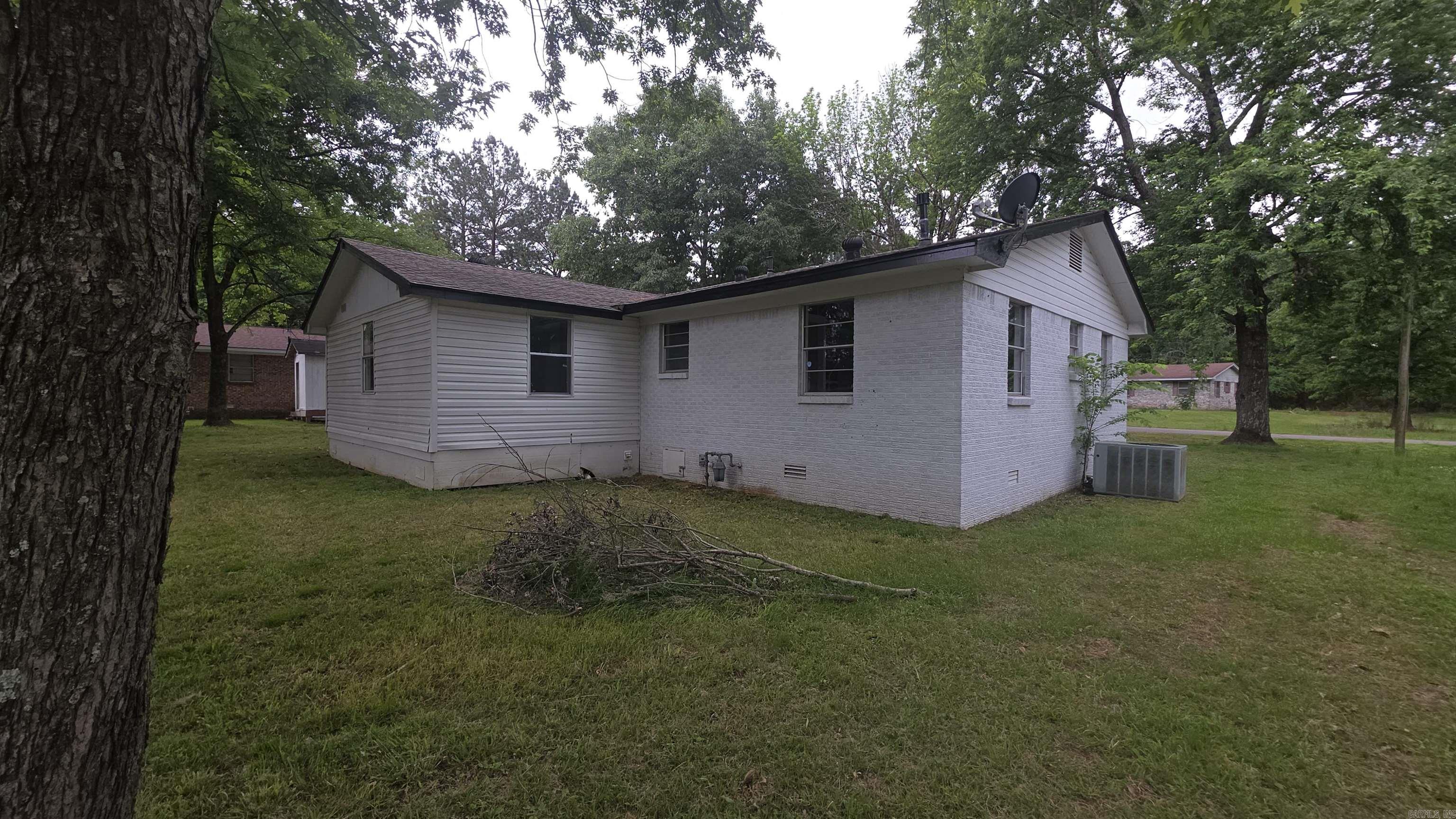 107 Mountain  Danville, AR