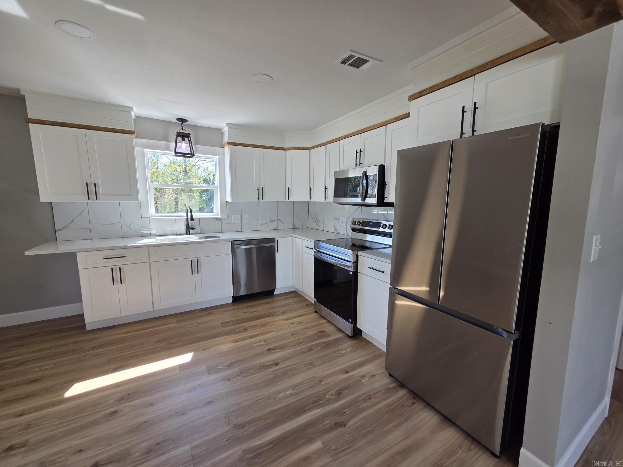 2735 Floral  Floral, AR