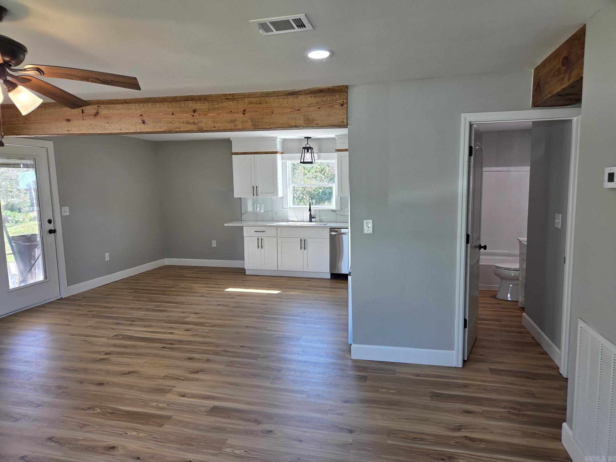 2735 Floral  Floral, AR