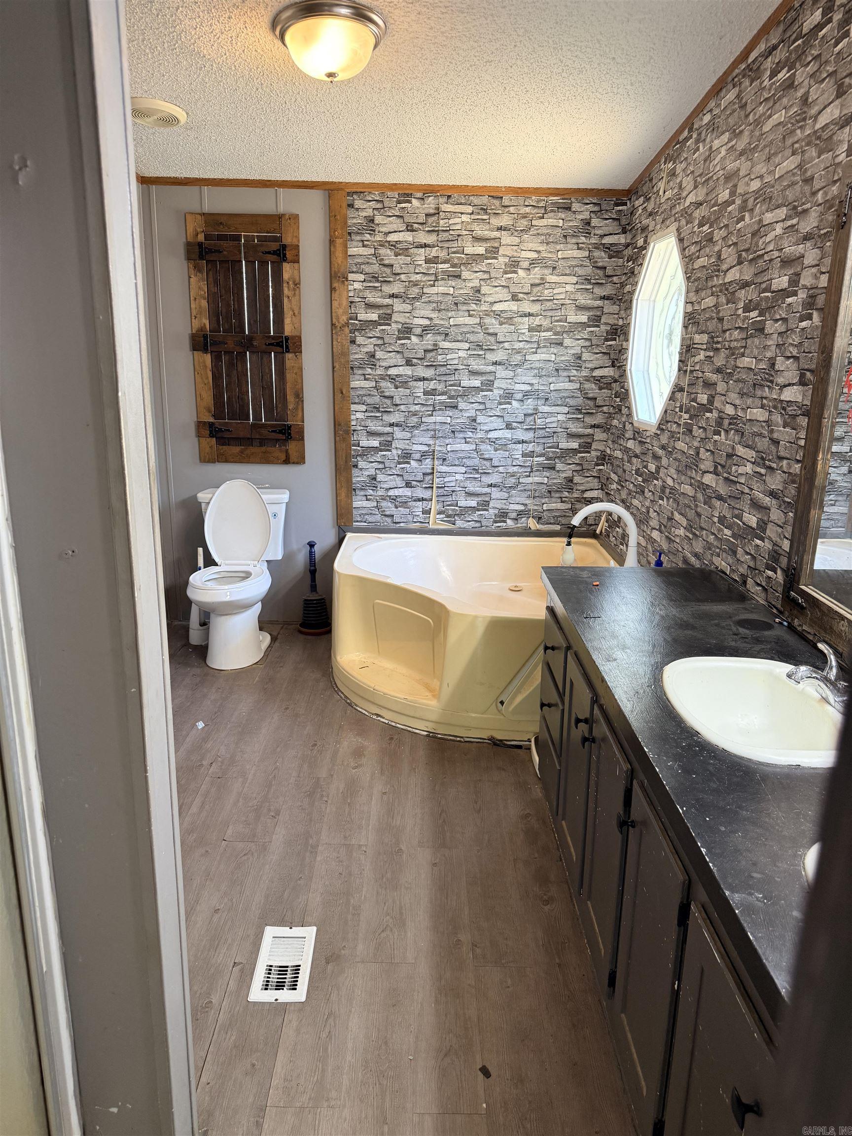 234 Dogwood  Sheridan, AR