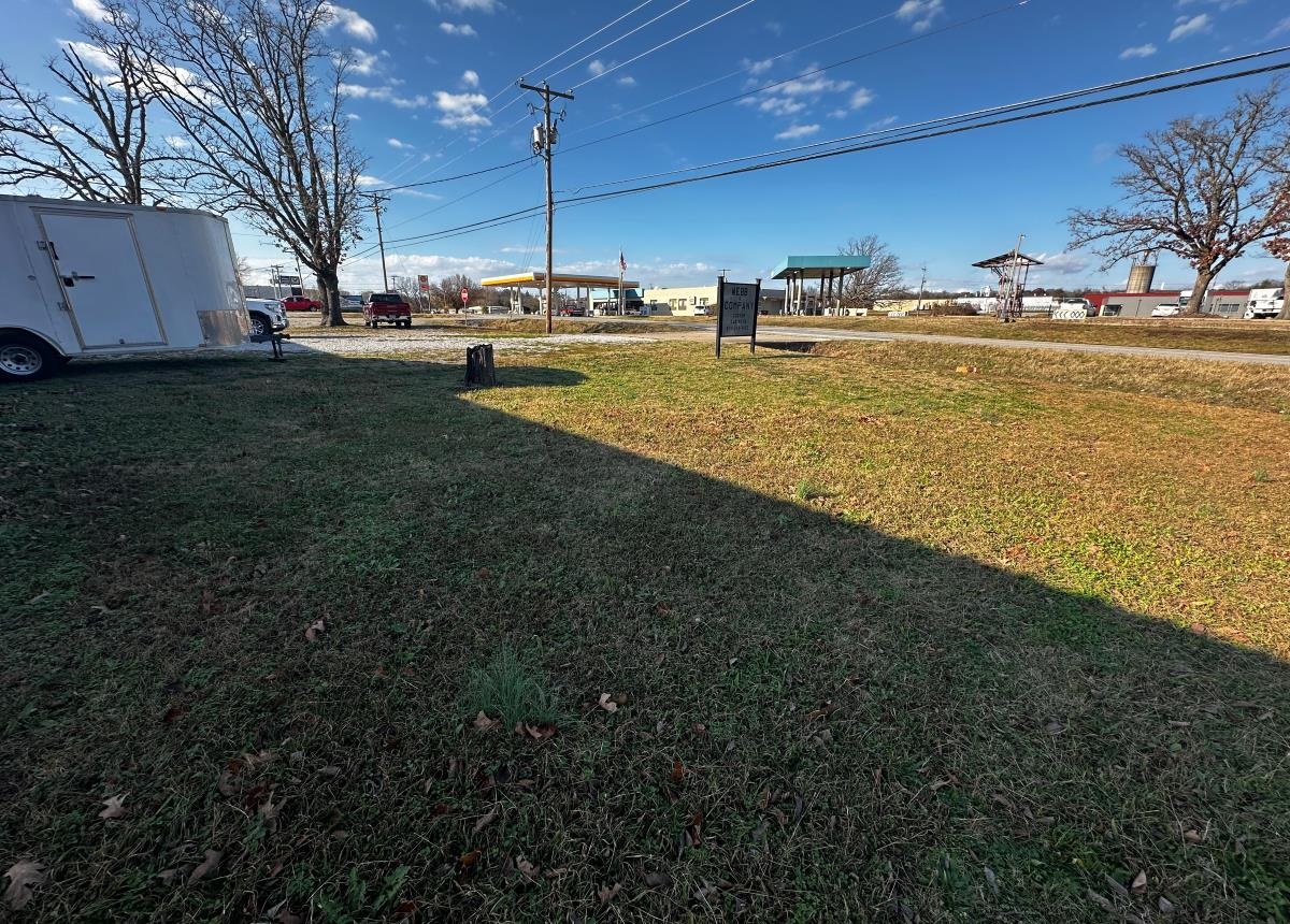 1940 W Main  Mountain View, AR