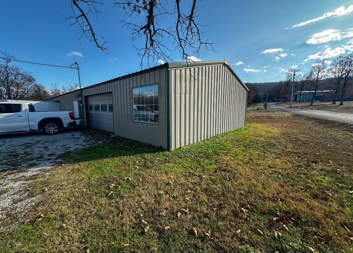 1940 W Main  Mountain View, AR
