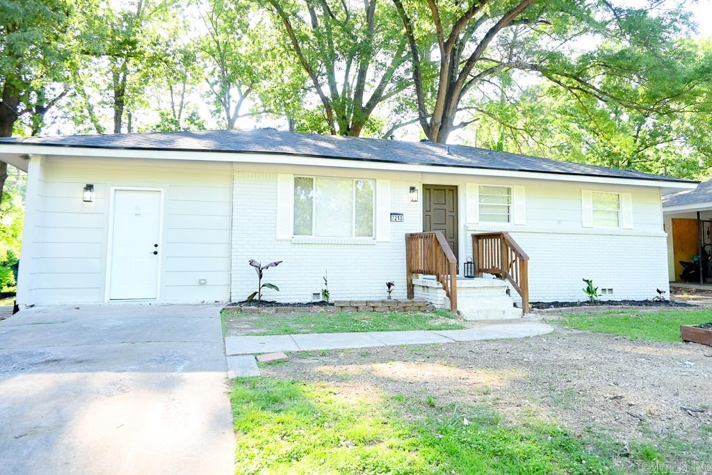 7210 W Wakefield Dr  Little Rock, AR