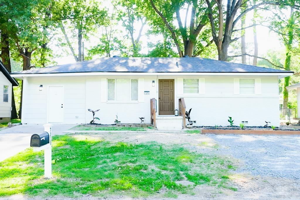 7210 W Wakefield Dr  Little Rock, AR