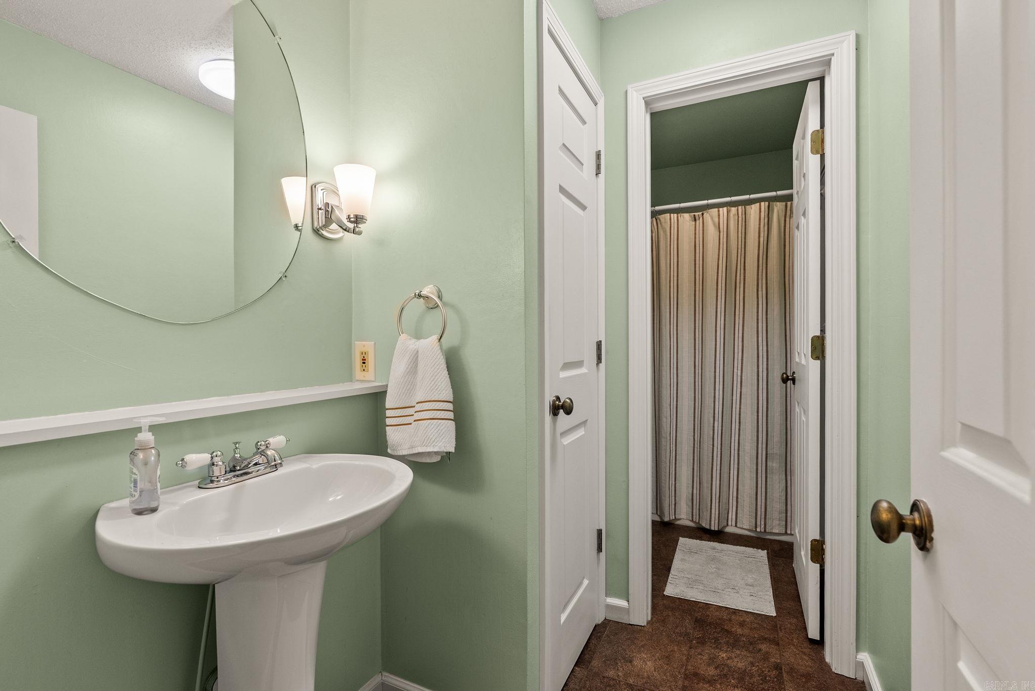 8421 Crystal Valley  Little Rock, AR